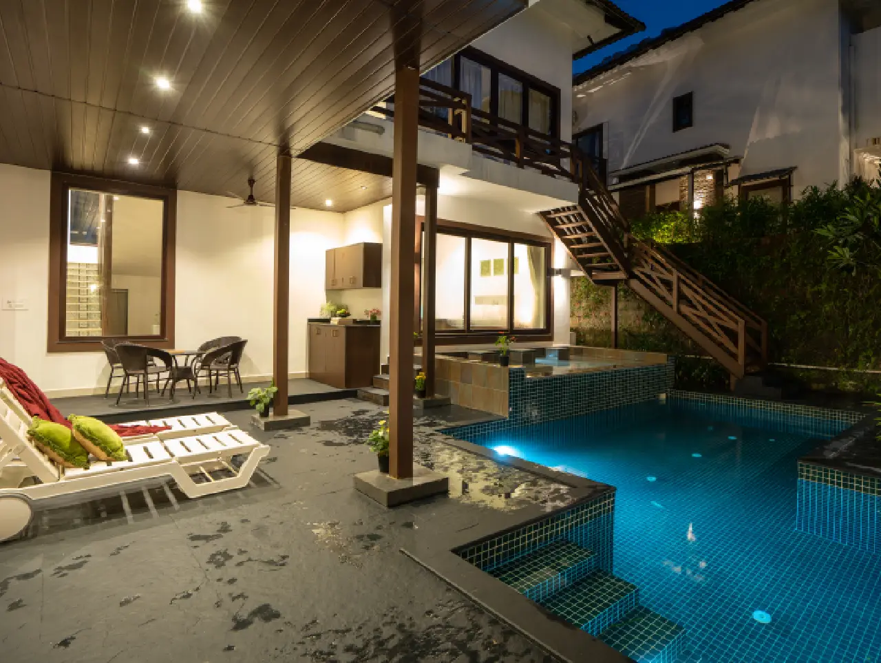 Swimming pool