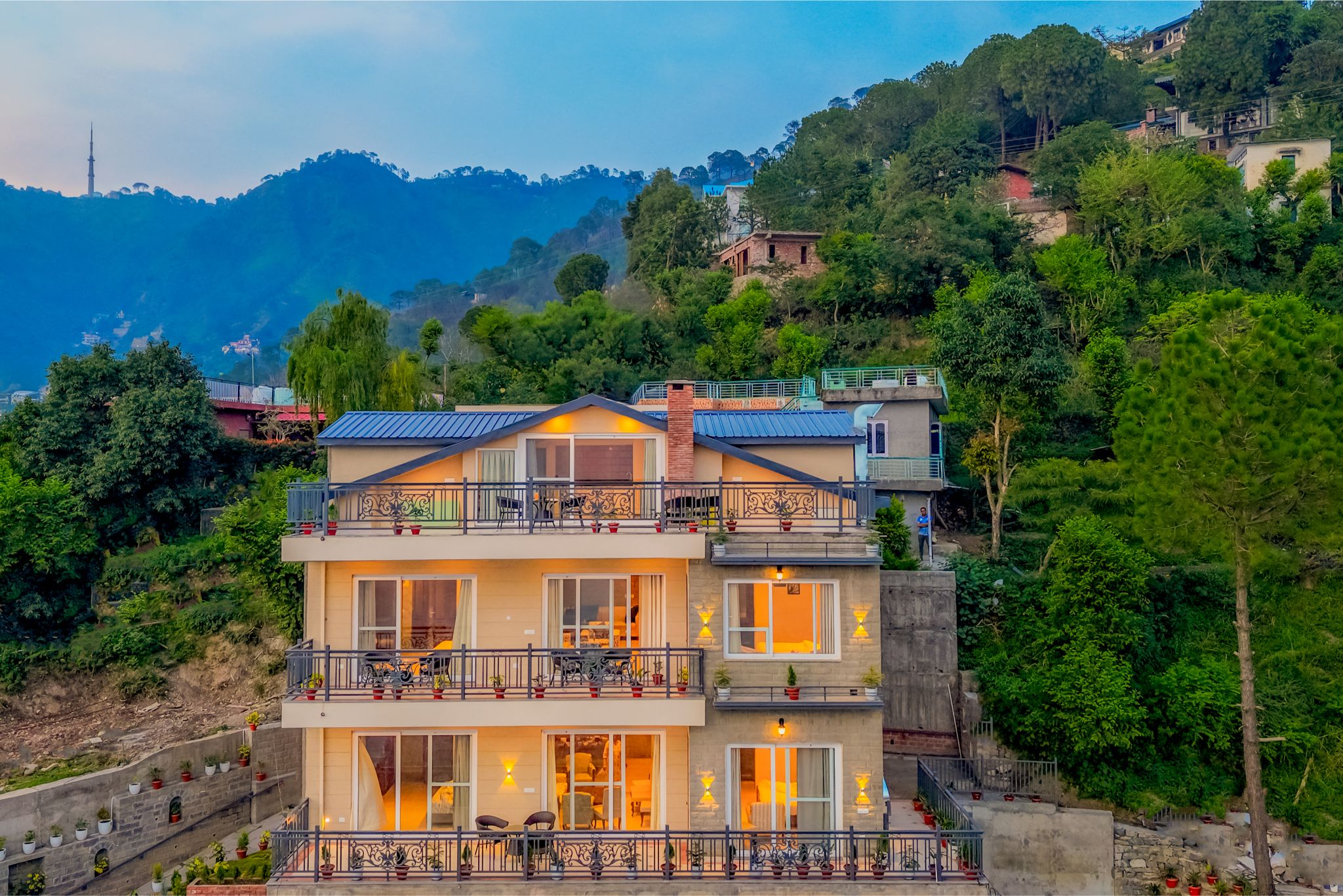 Konifer Pinegrove | 3-BHK Hilltop Escape with Attic, Panoramic Views, Garden, & Outdoor Lounge