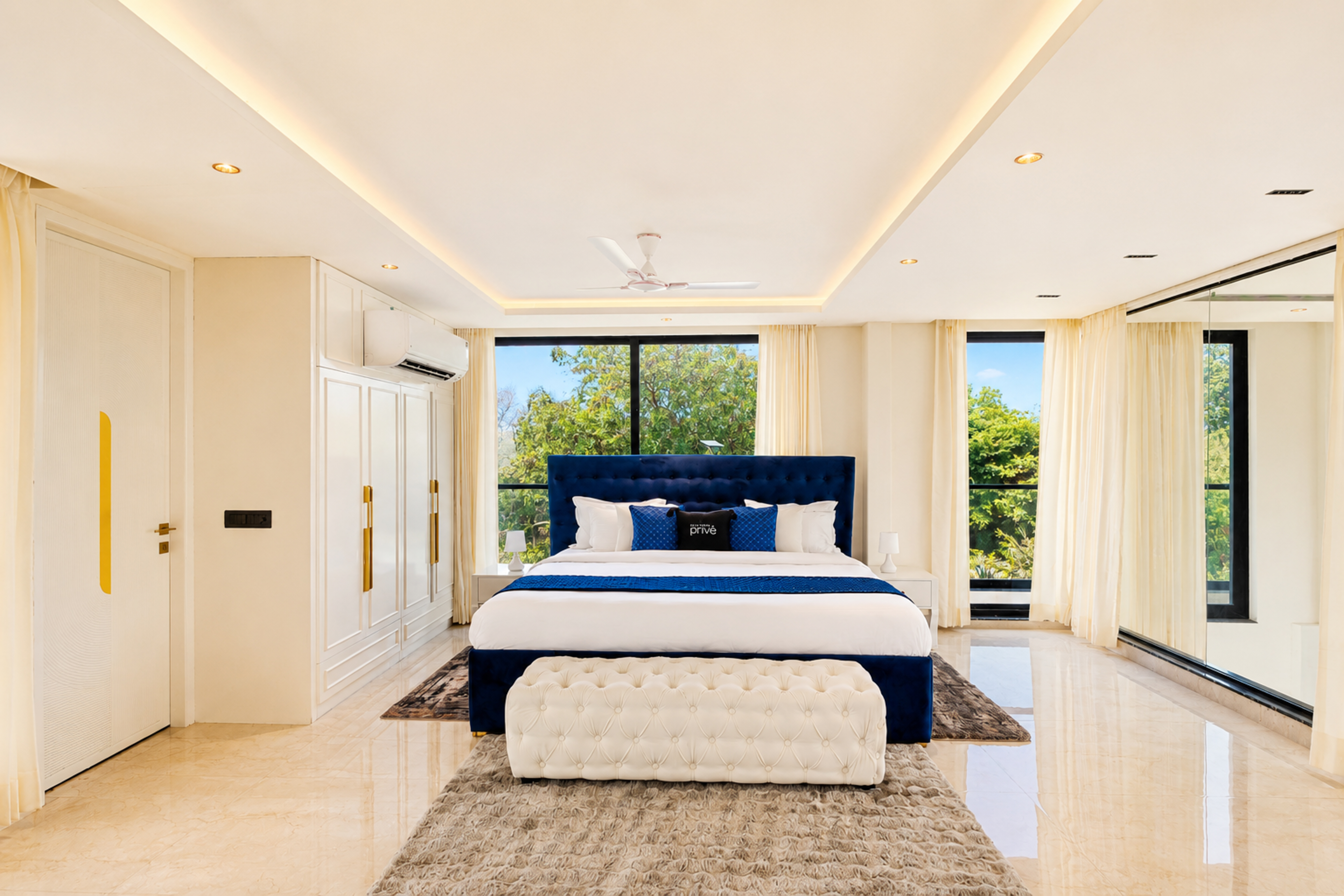Bedroom 4: The Decanter Room