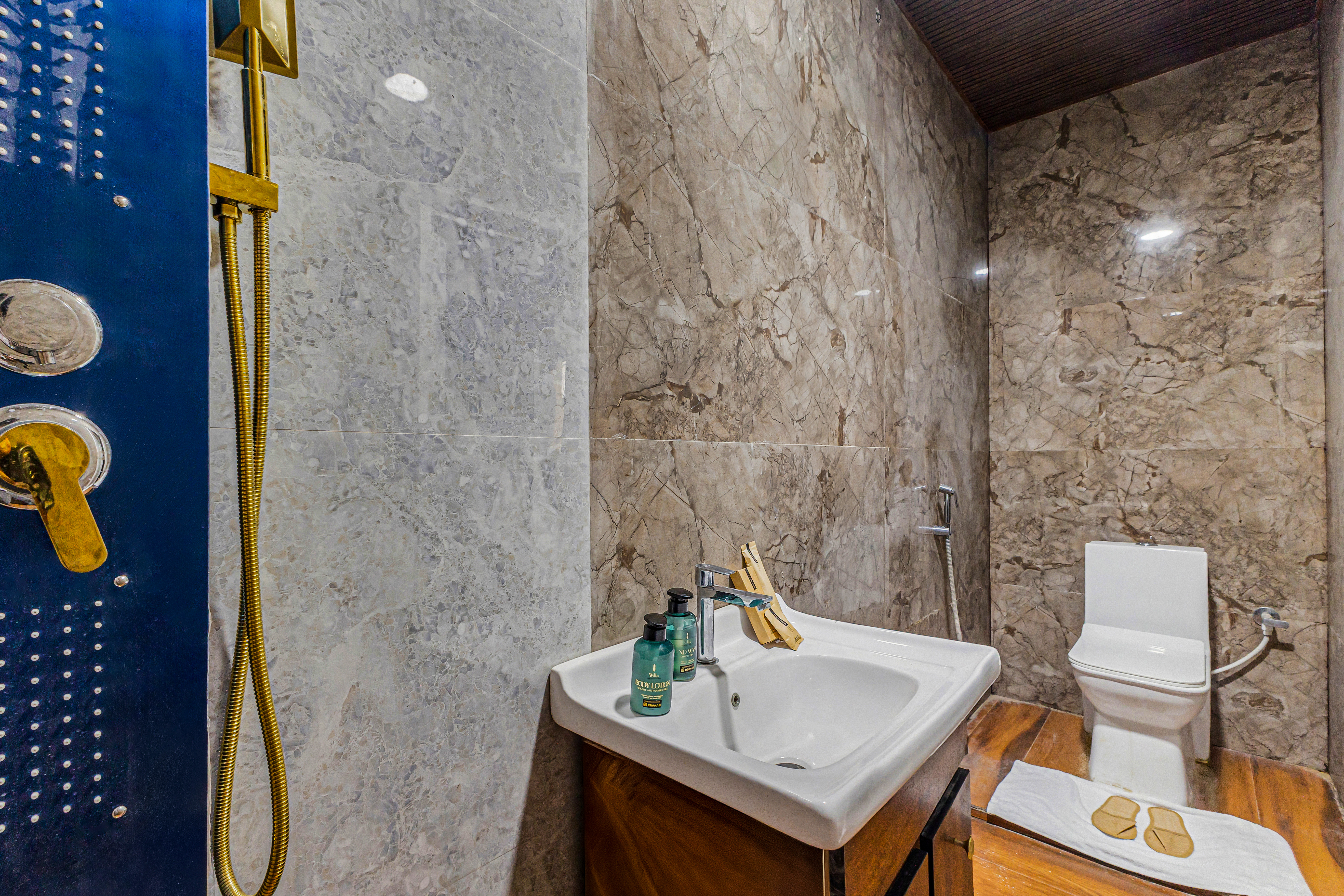 6 BHK Pet-Friendly Farmhouse With Private Pool, Landscaped Lawn, Gaming Room & Patio — photo 31