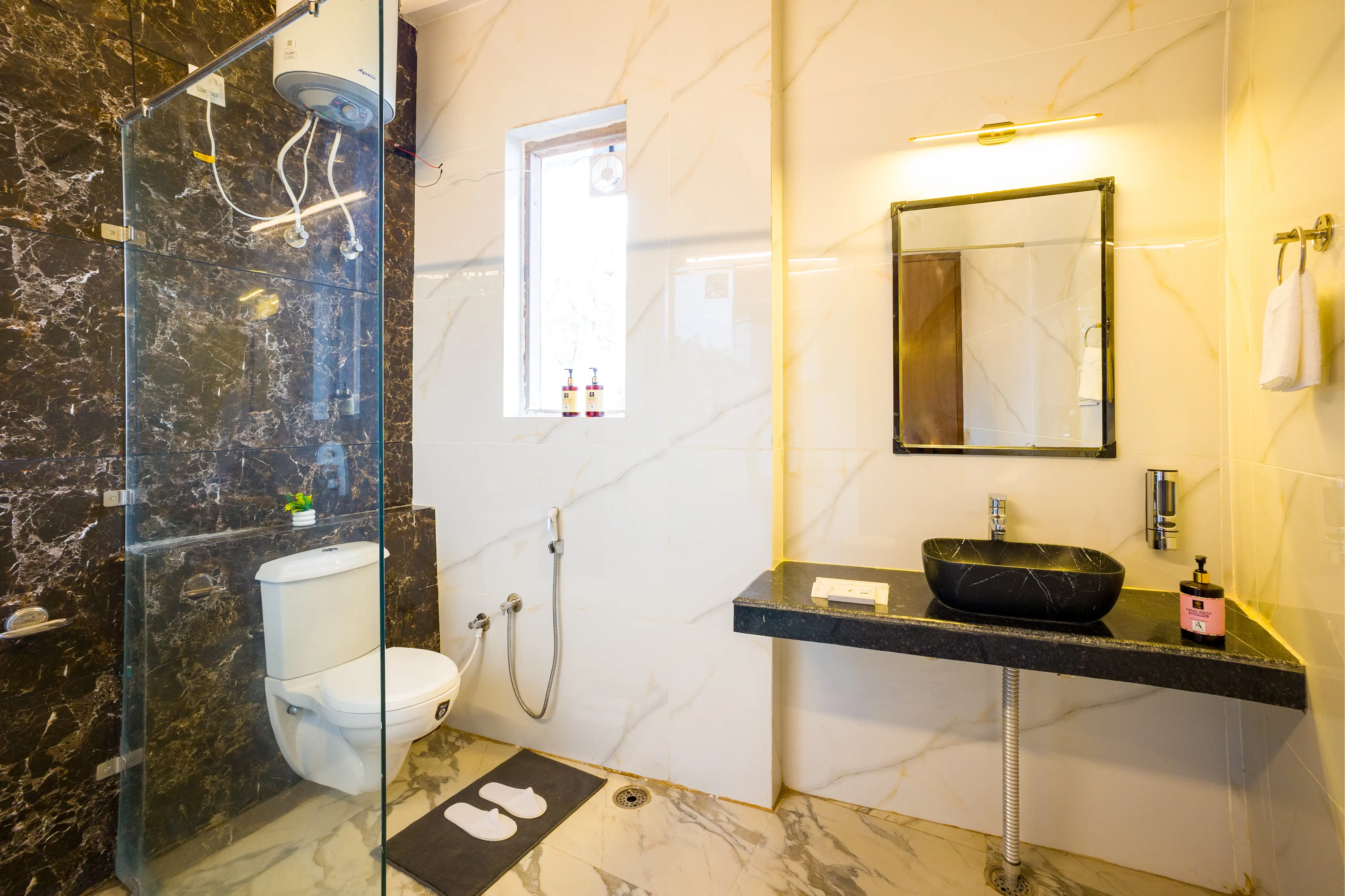 Archee’s Villa, Kasauli, Bathroom