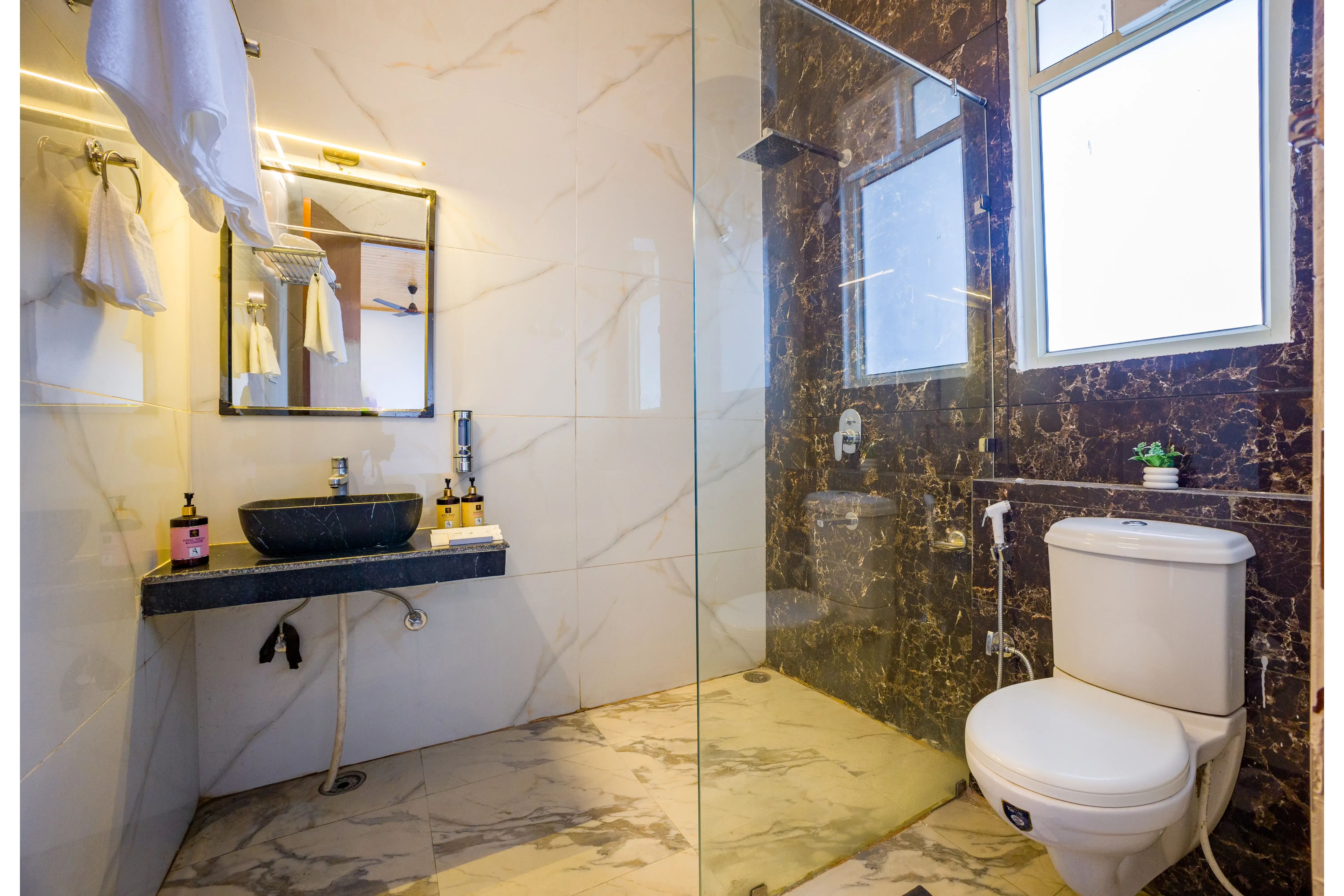 Archee’s Villa, Kasauli, Bathroom