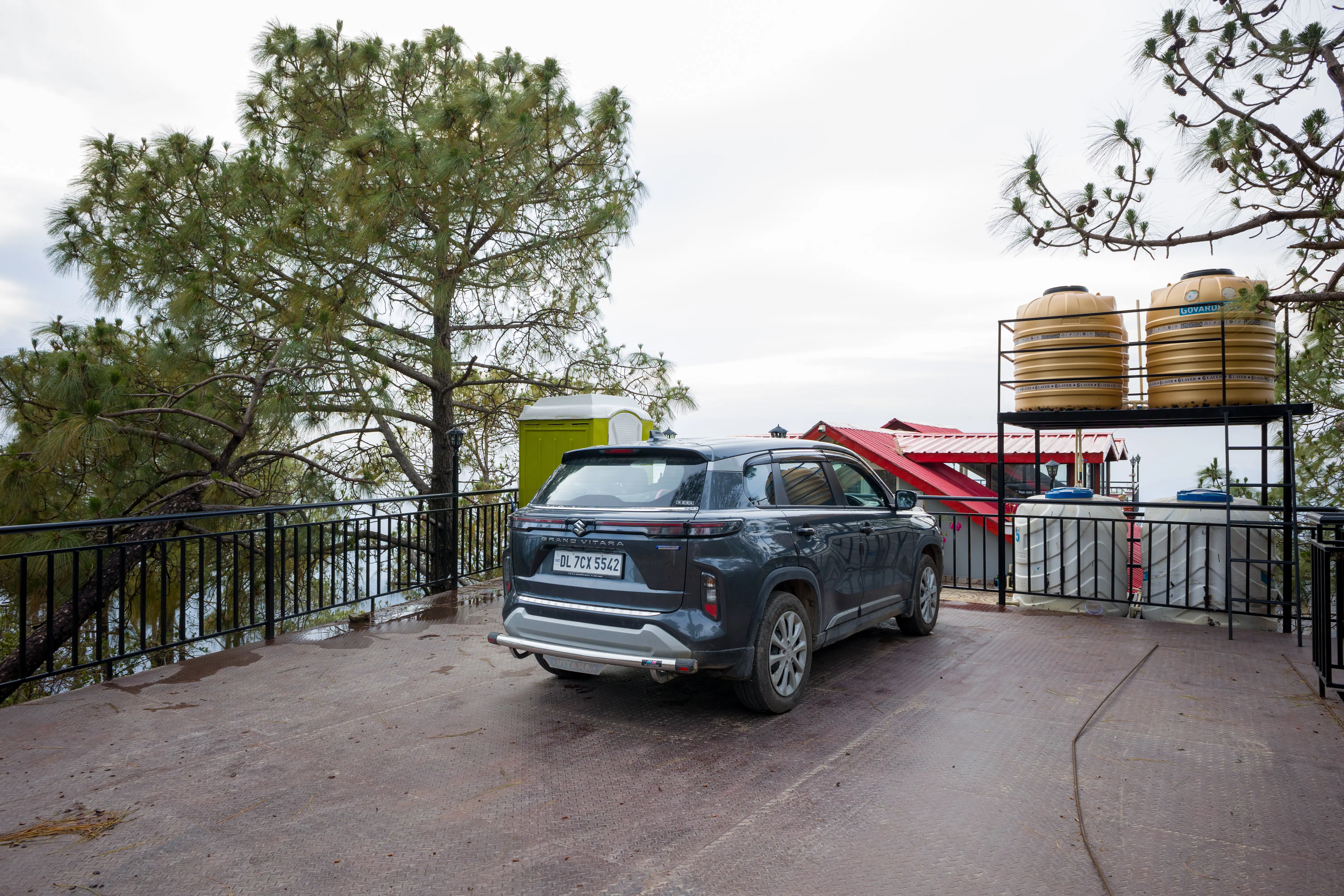 Archee’s Villa, Kasauli, Parking