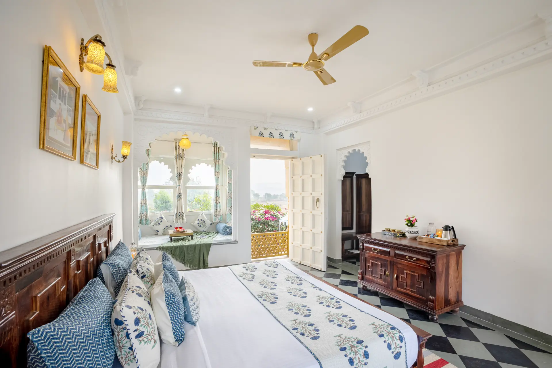 Amber Royale Villa - Udaipur - Bedroom 1