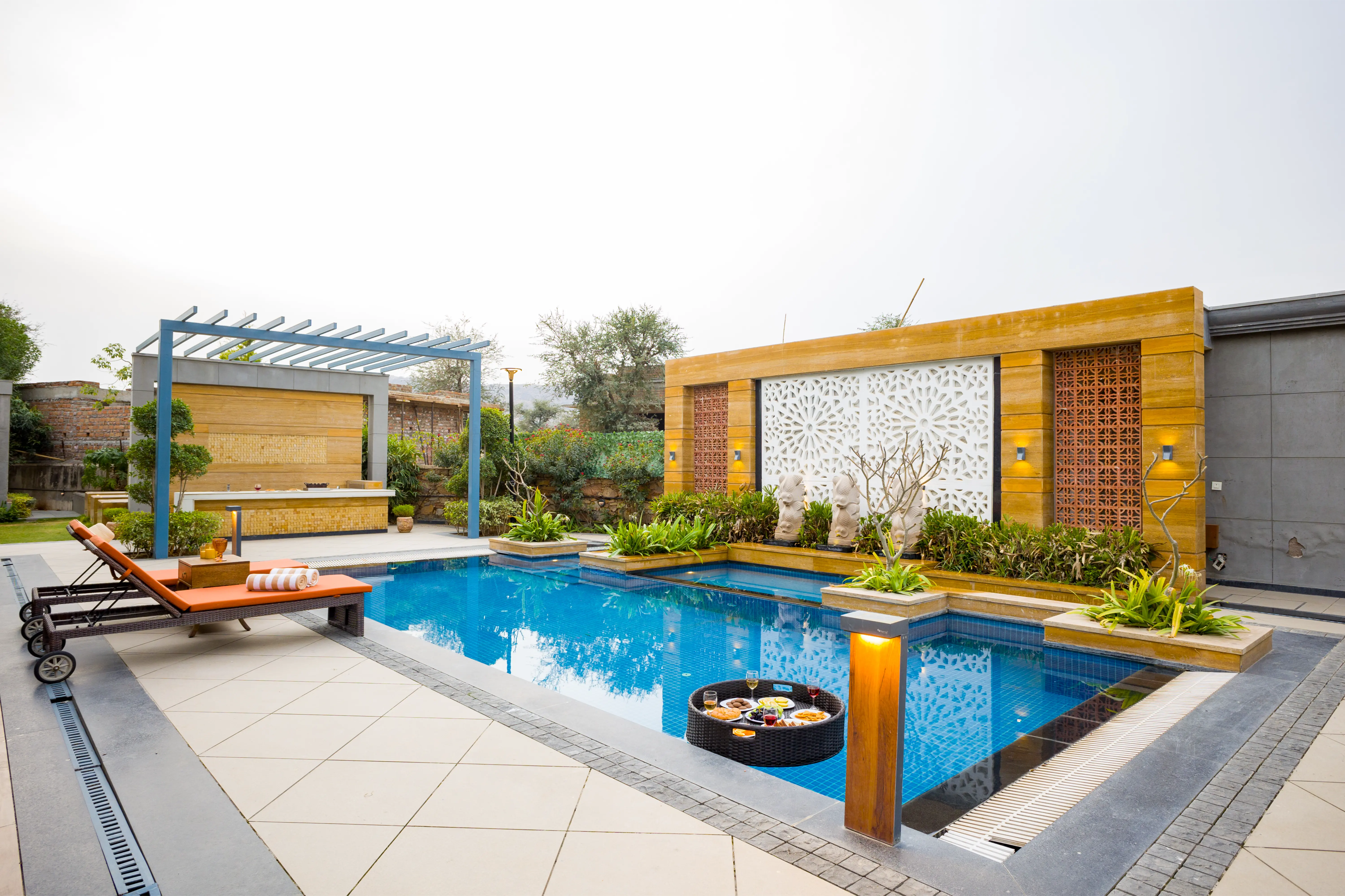 Swimming pool