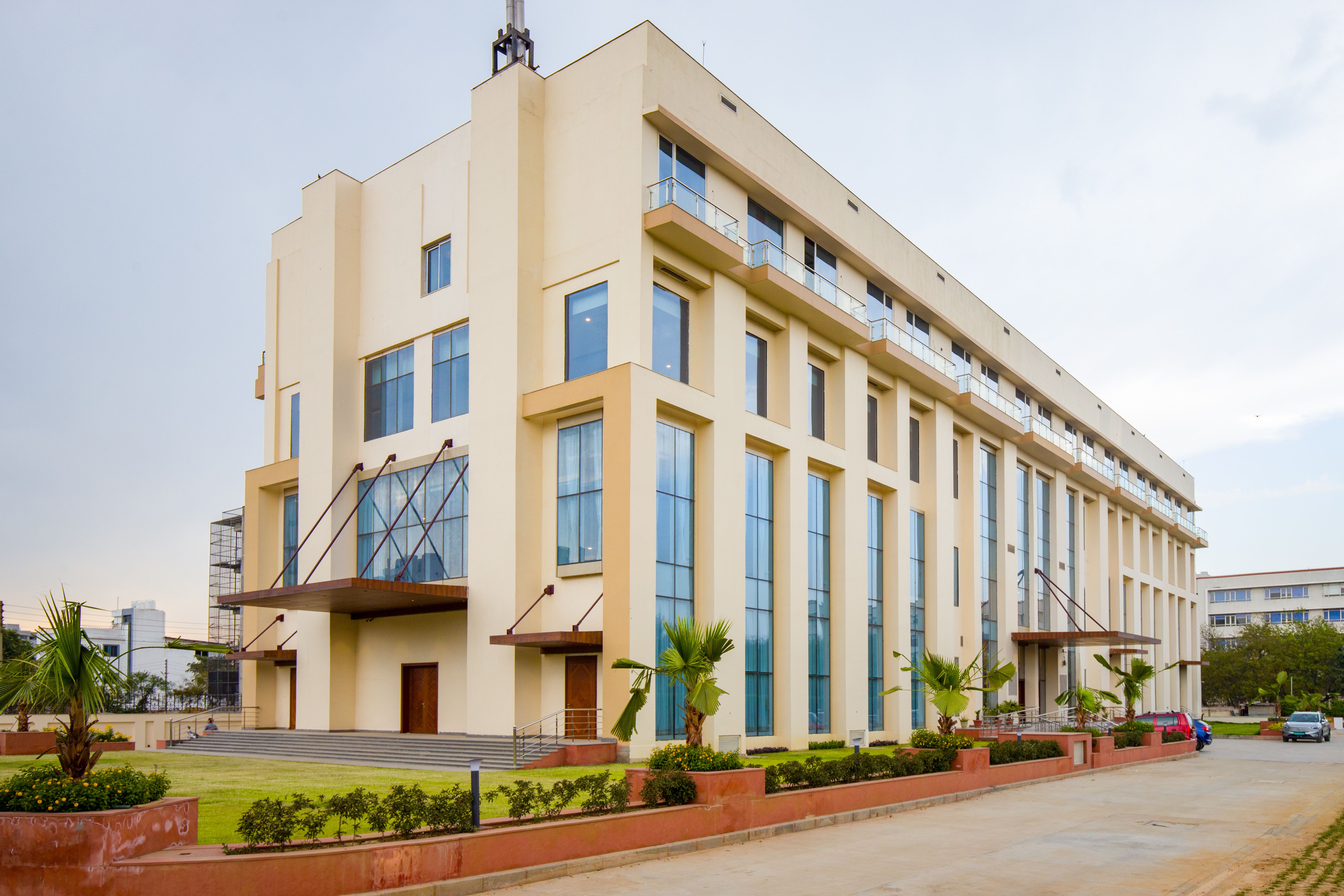 Eternal Oasis City View Suite | Elegant 1-Room Suite With Restaurant, Banquet Hall & Lift