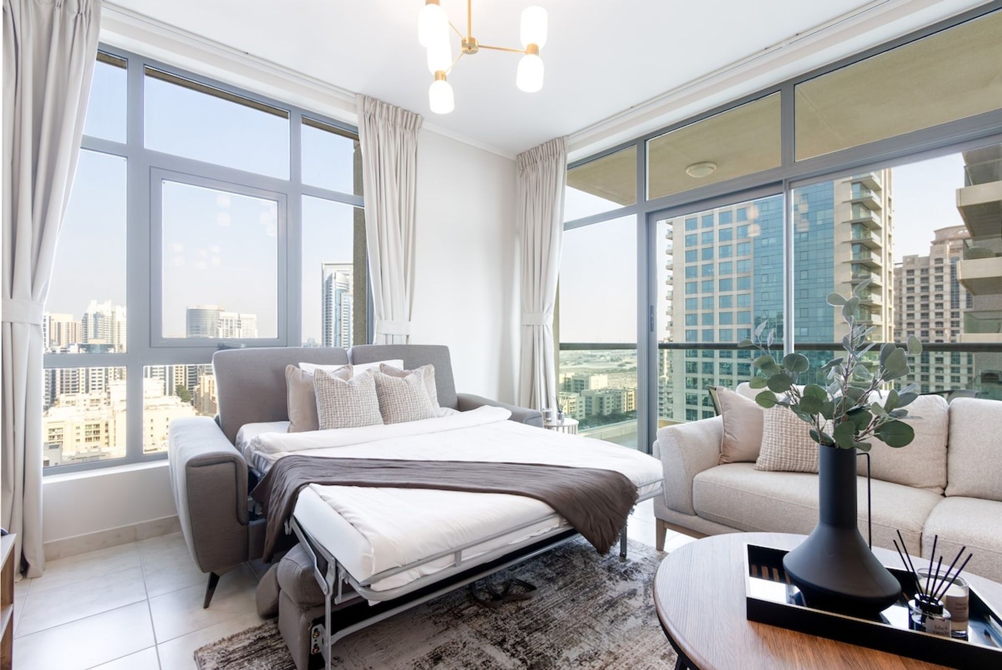 Stylish 1BR Retreat with Pool & Stunning City View — photo 8
