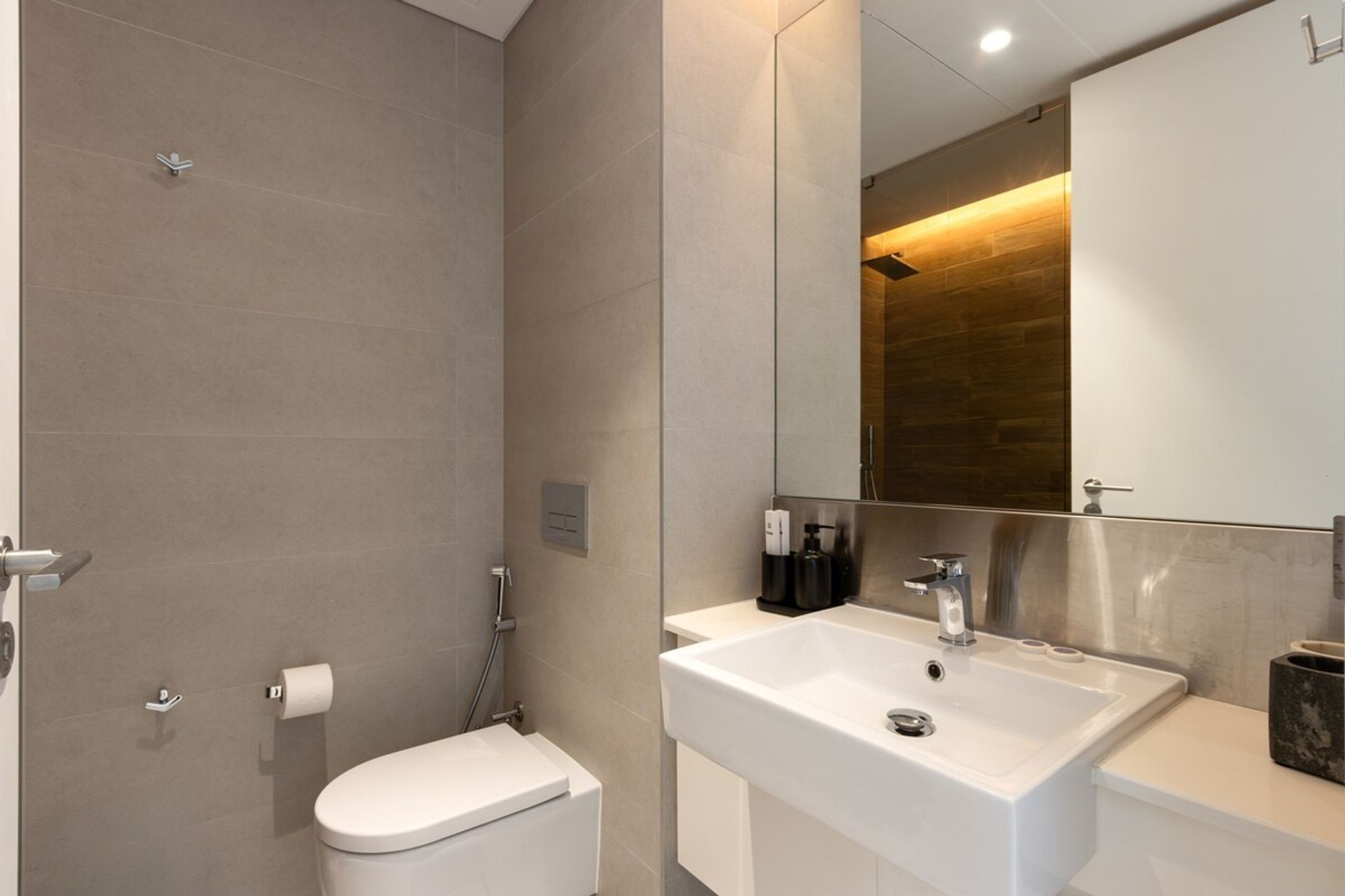 Luxury 2BR with Sea, Ain Dubai & Skyline Views — photo 15