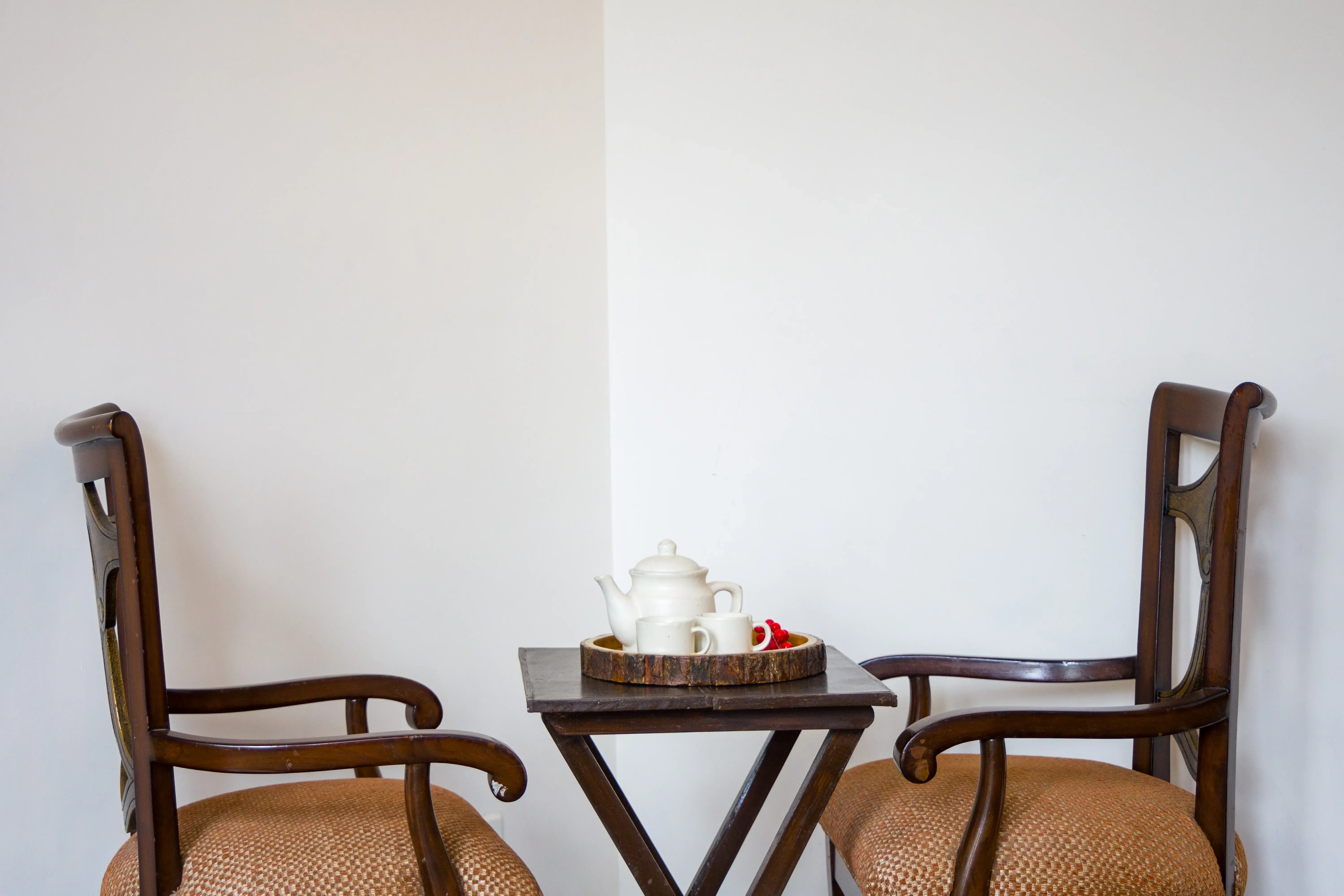 Kasauli Woods Cottage | Hillside 3-BHK Retreat With Outdoor Lounge, Balcony & Scenic Views
