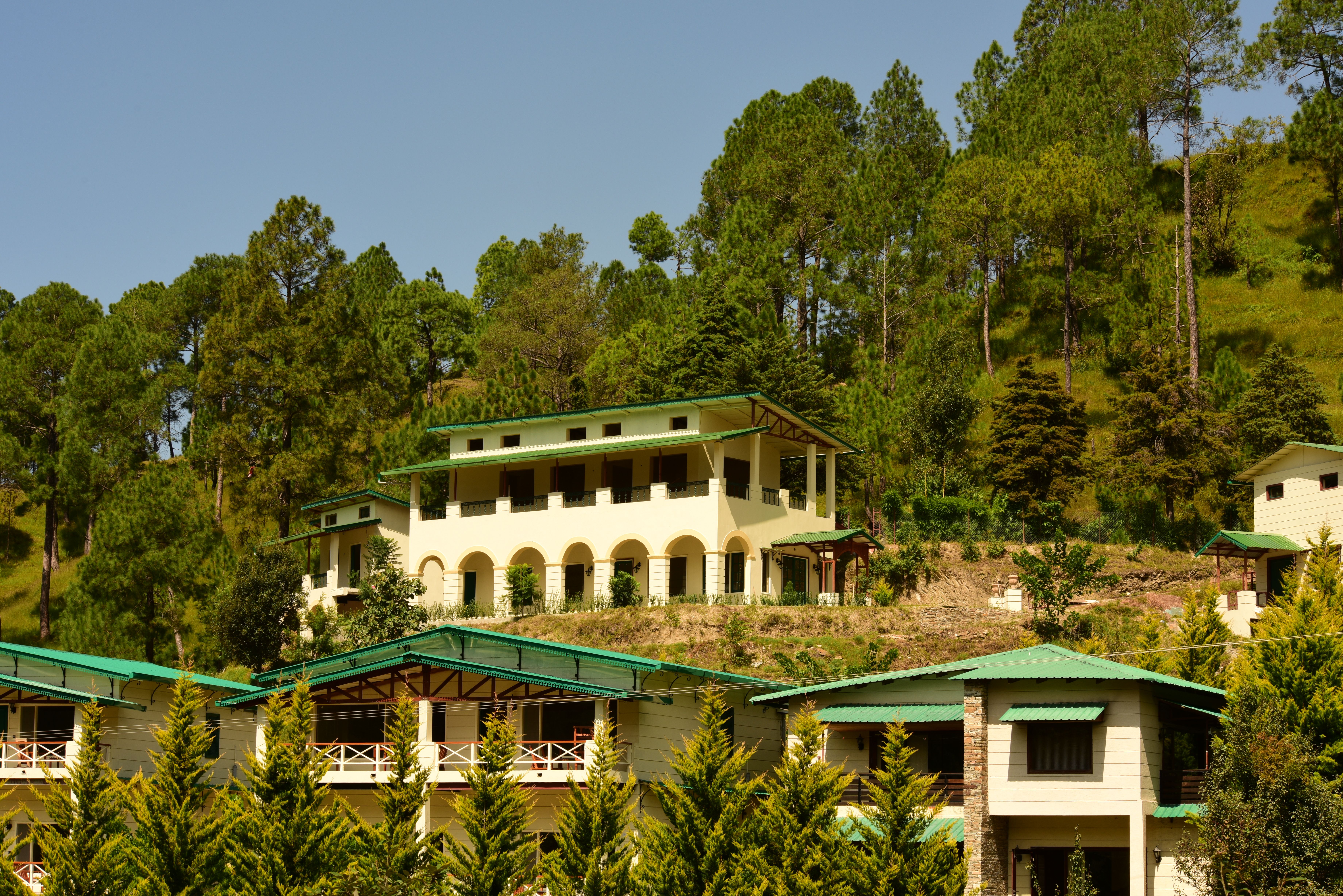 GlenBrook Estate | Hillside 1-BHK Suite & 1 Cottage with Gazebo, Restro & Lounge Area Near Waterfall