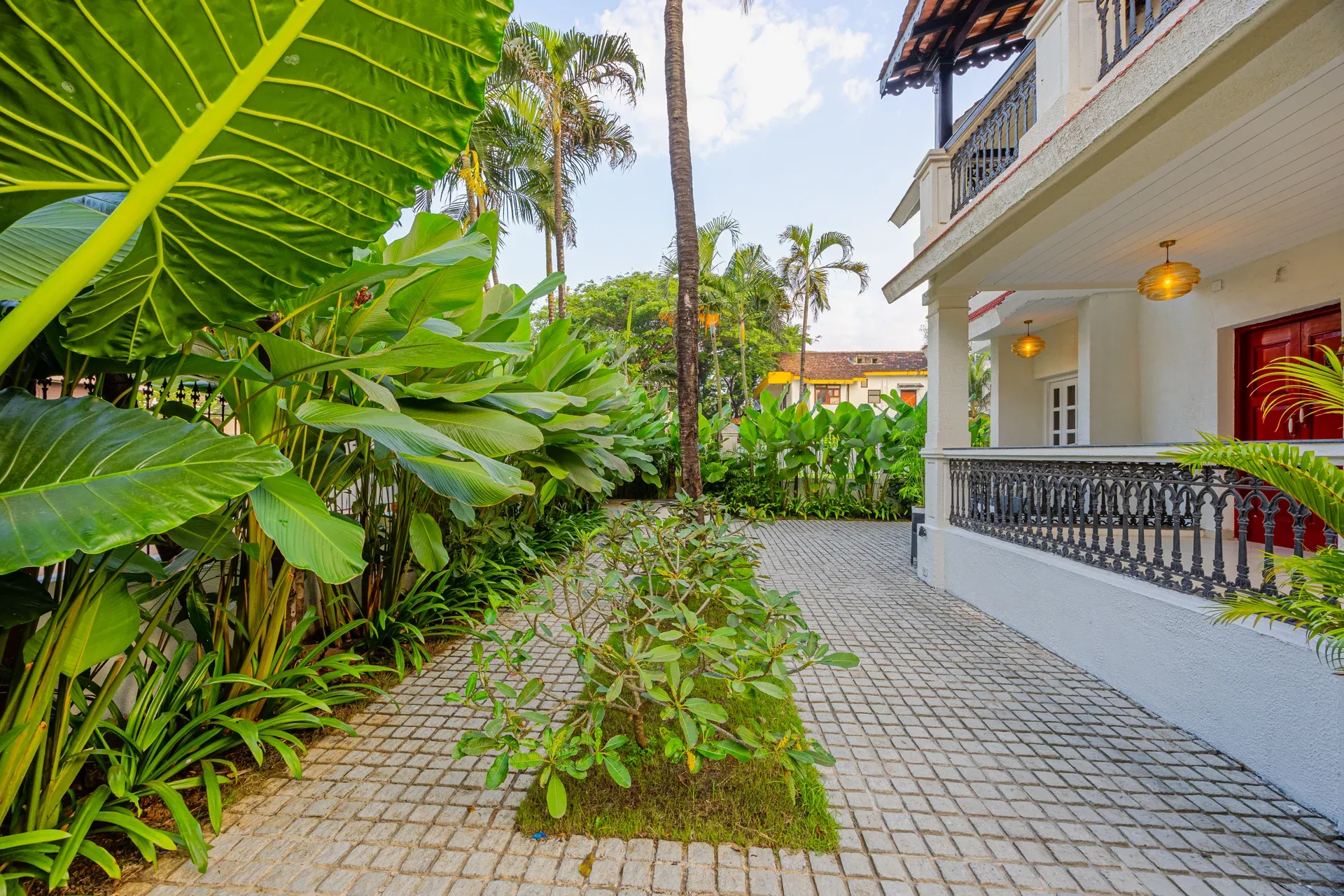 Casa Boa Vida | Luxe 4-BHK Villa Near Candolim Beach With Private Pool, Terrace & Bar