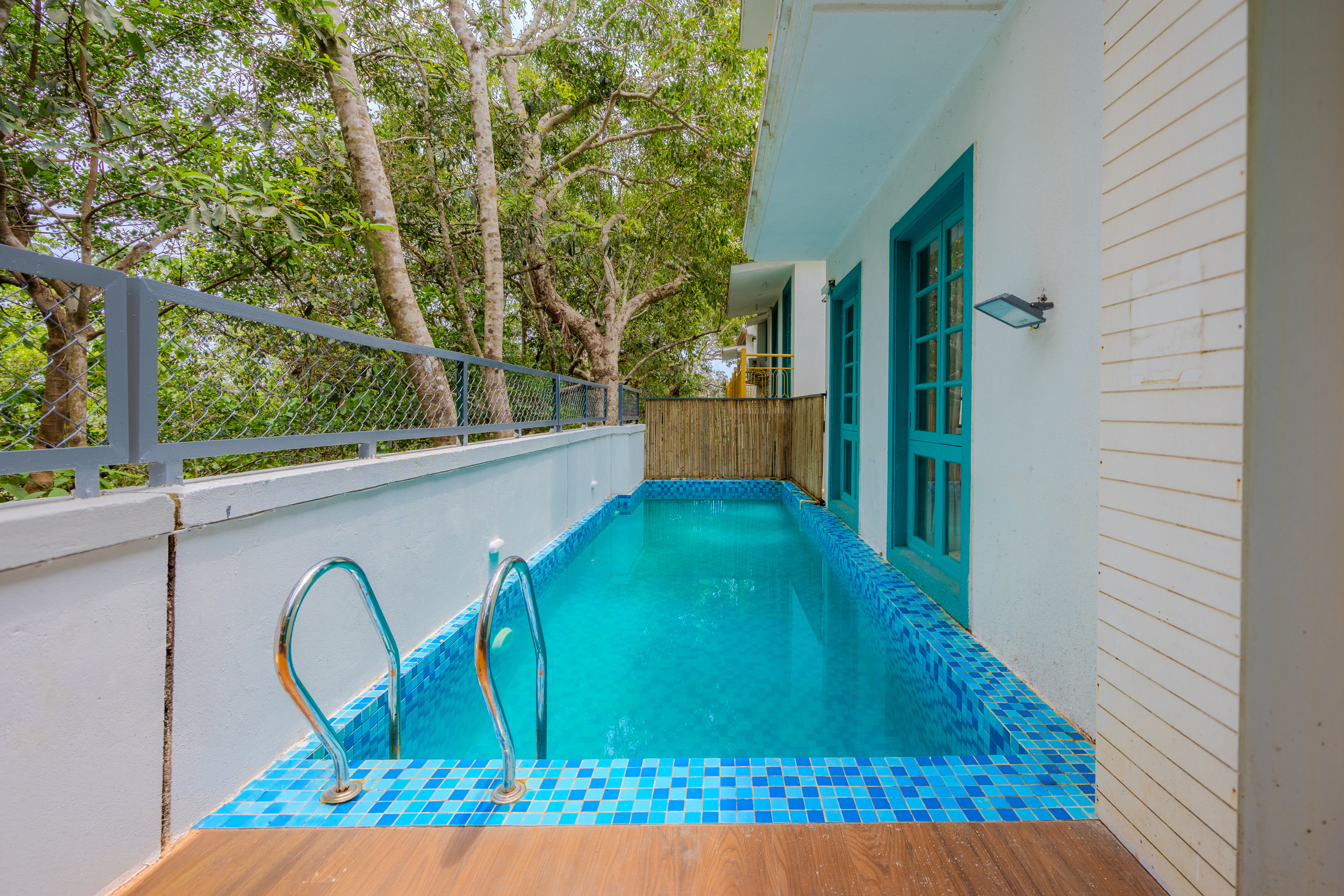 Swimming pool