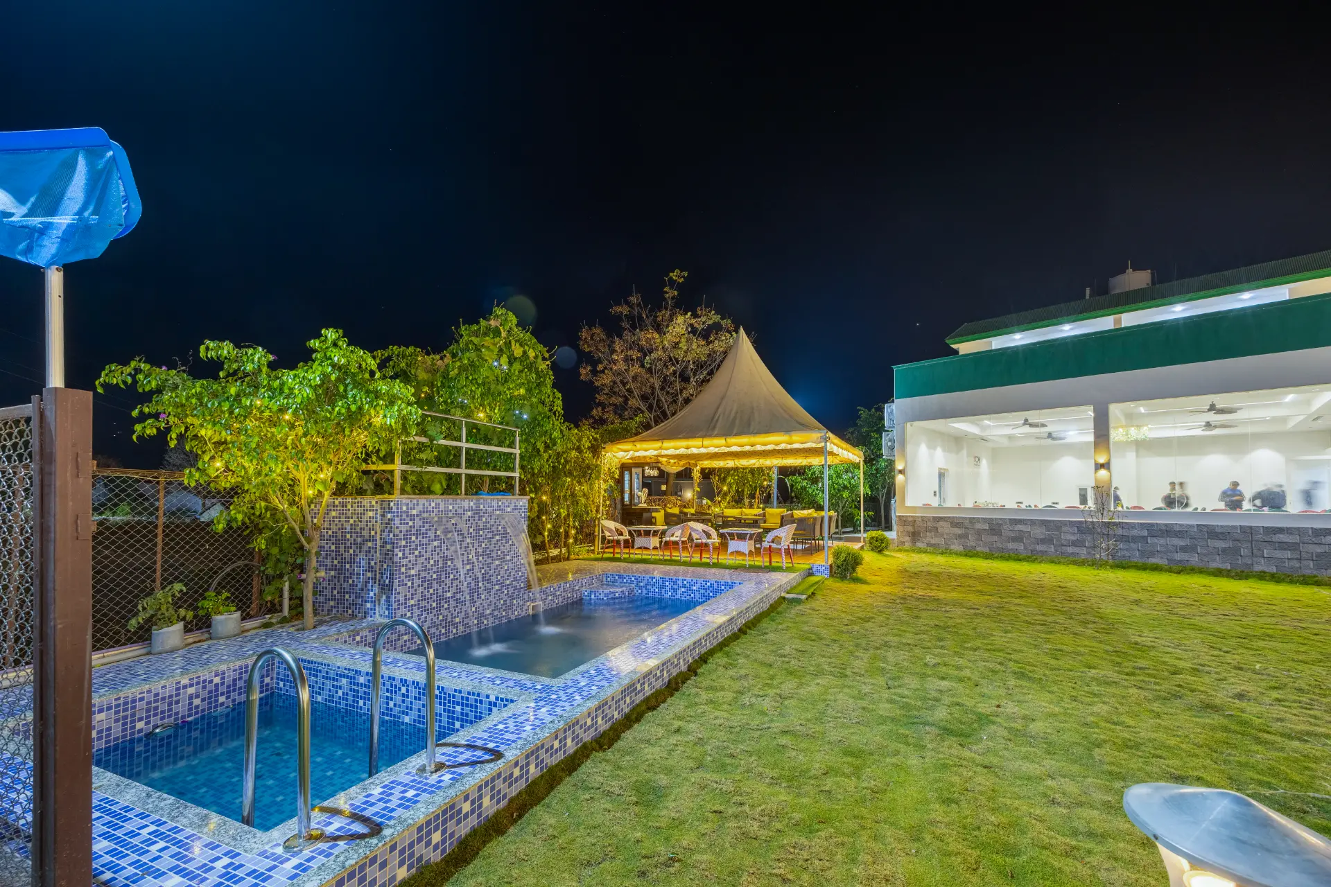 Common outdoor pool