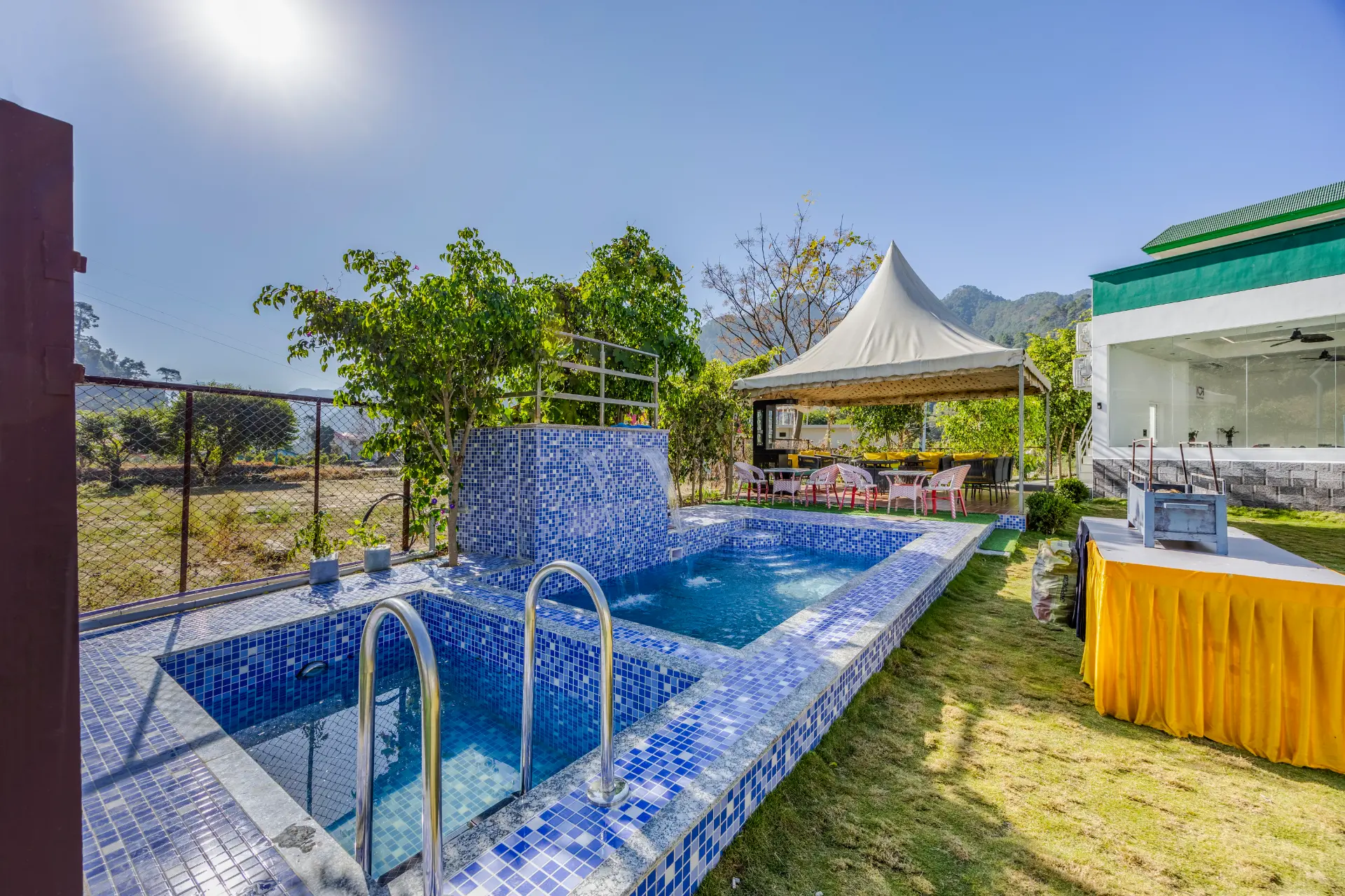 Common outdoor pool