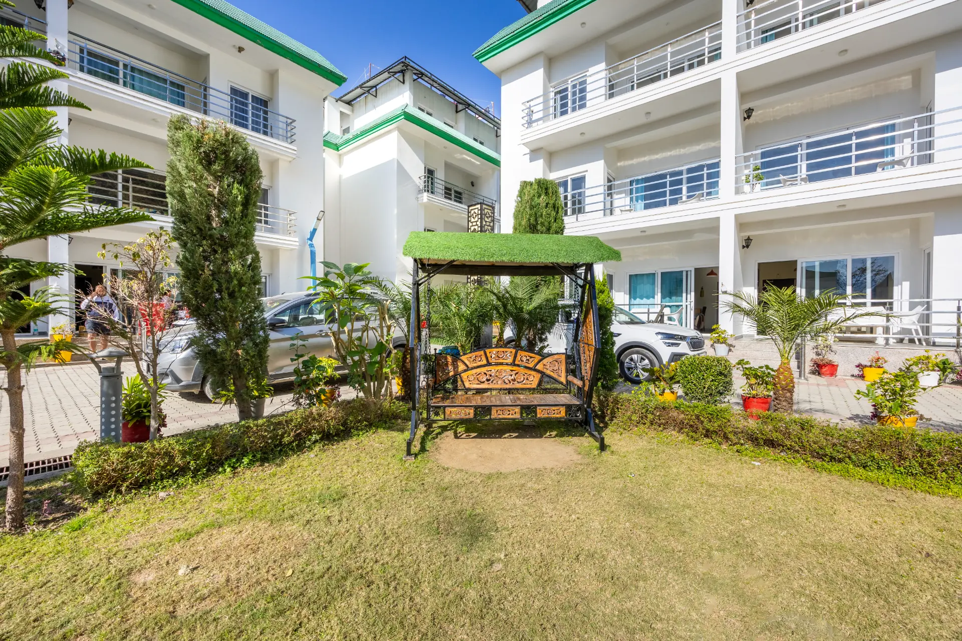 Kingdom Heartz |  Cosy Pet-friendly Studio Apartment With Balcony, Common Pool, Common Garden & Restaurant - Image 4