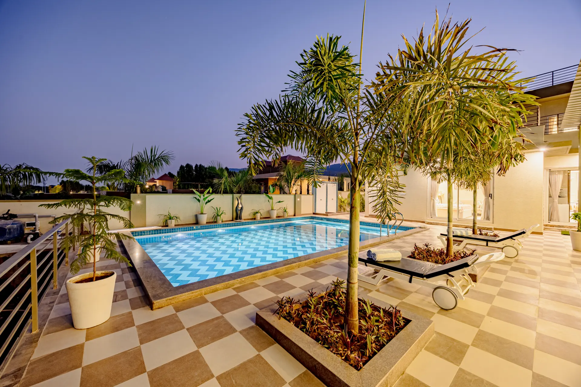 Private Pool 