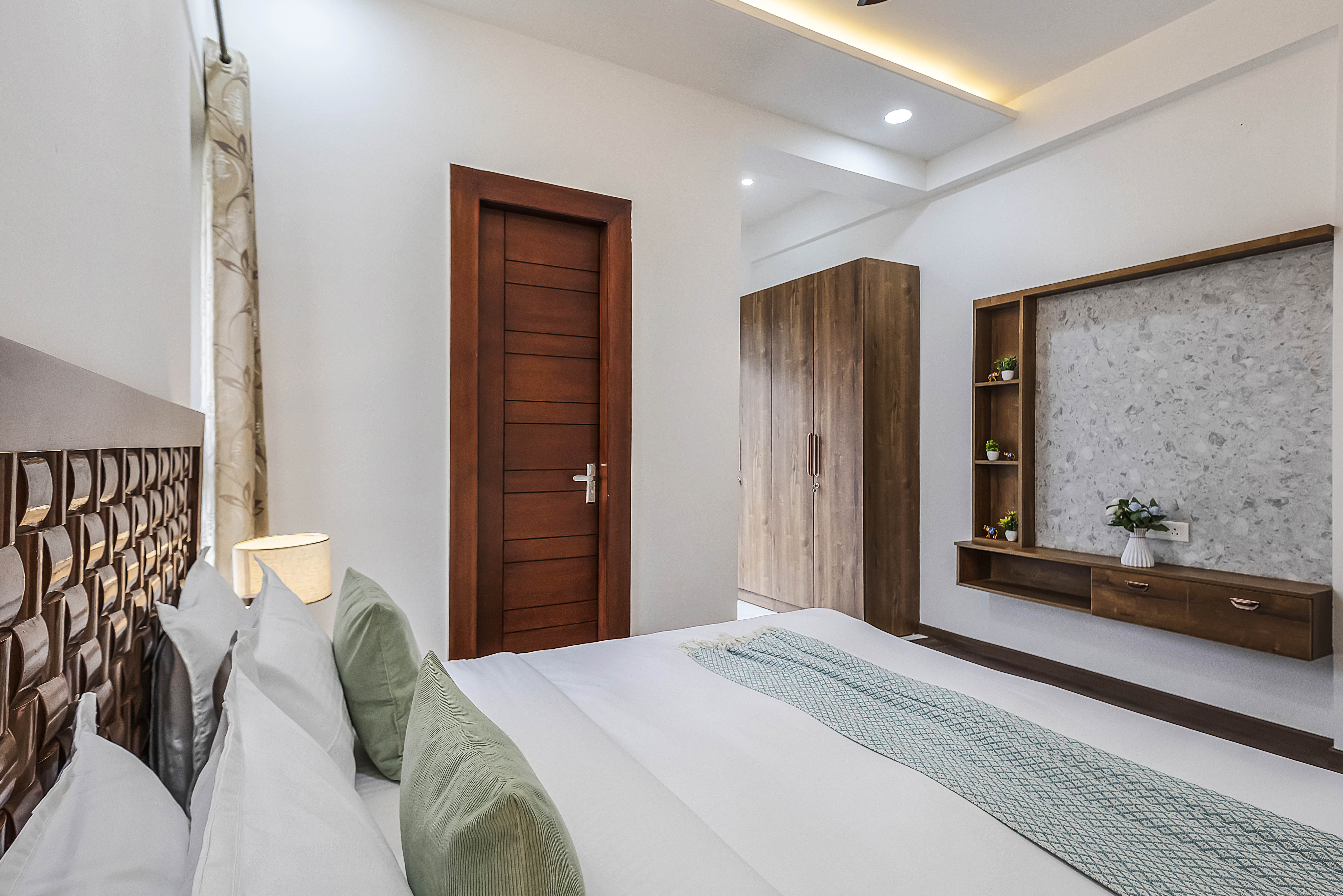 2 BHK Valley View Apartment With Balcony, Terrace & Garden - Bhowali — photo 14