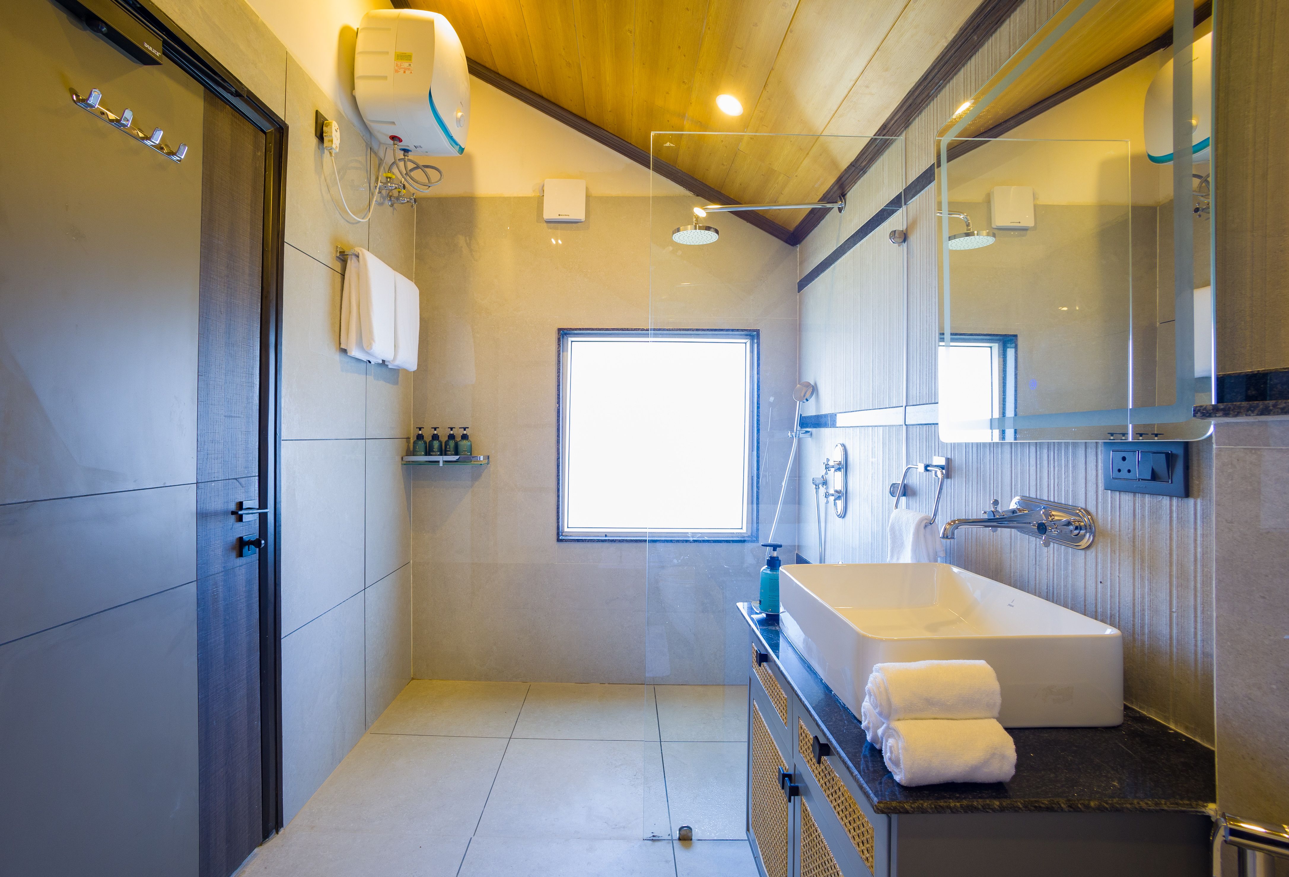 Esh Cottages Birch | Hillside 4-BHK Hideaway With Lush Garden, Common Pool, &  Gaming Zone