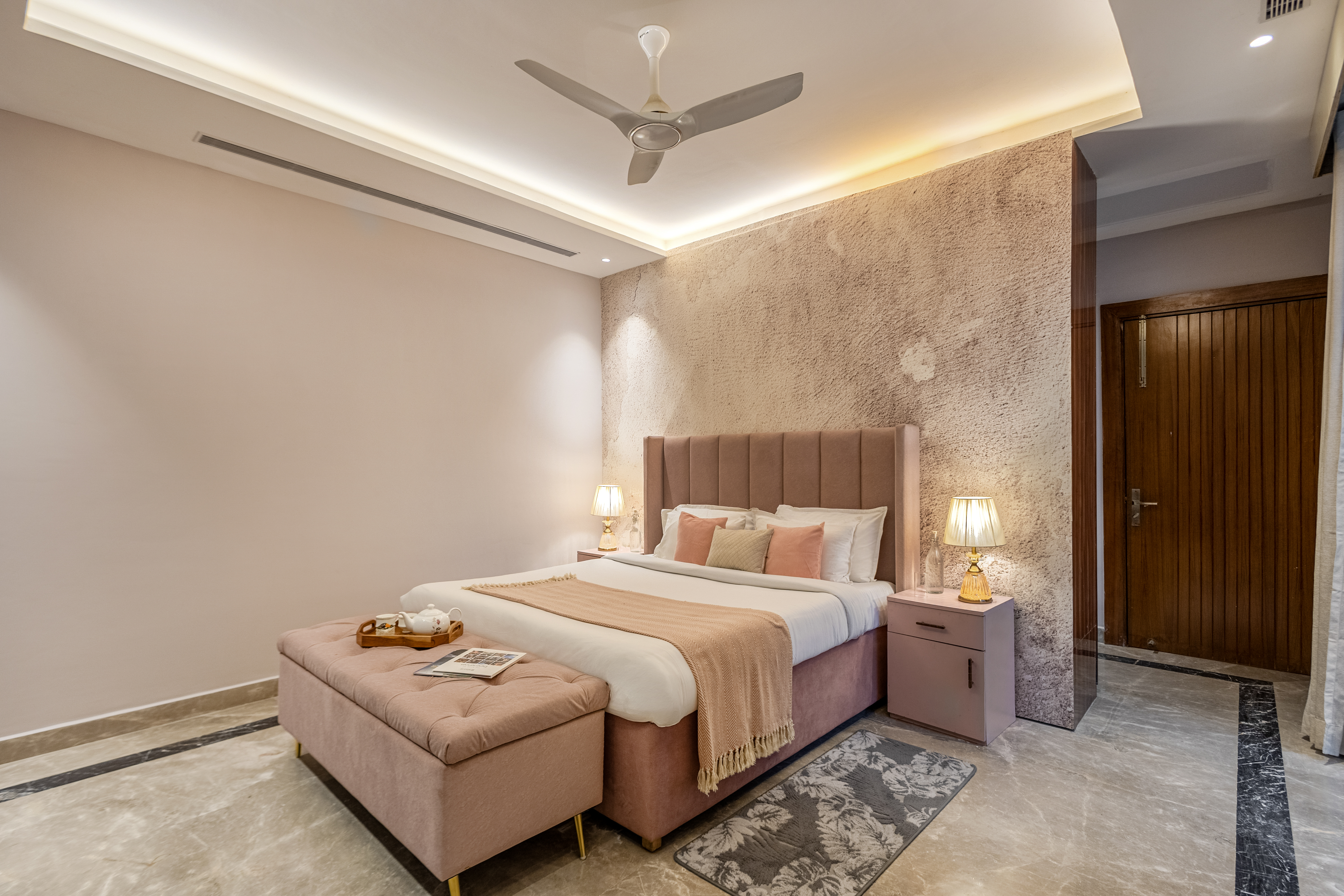 Pet- friendly modern house Inspired 3-BHK with Bar with lounge, Bathtub, Private Pool, Swimming pool, Terrace & Garden — photo 9