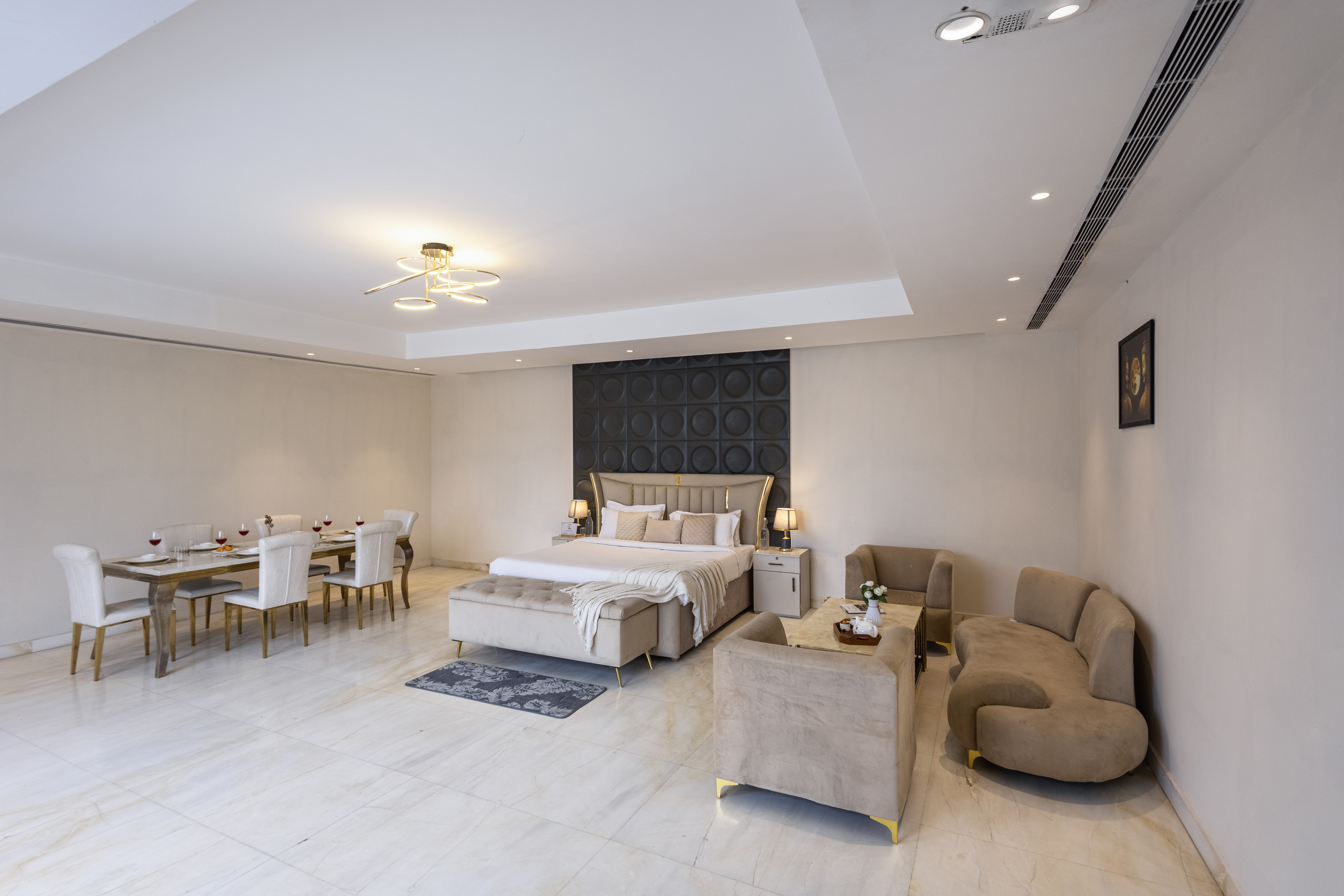 Pet- friendly modern house Inspired 3-BHK with Bar with lounge, Bathtub, Private Pool, Swimming pool, Terrace & Garden — photo 16