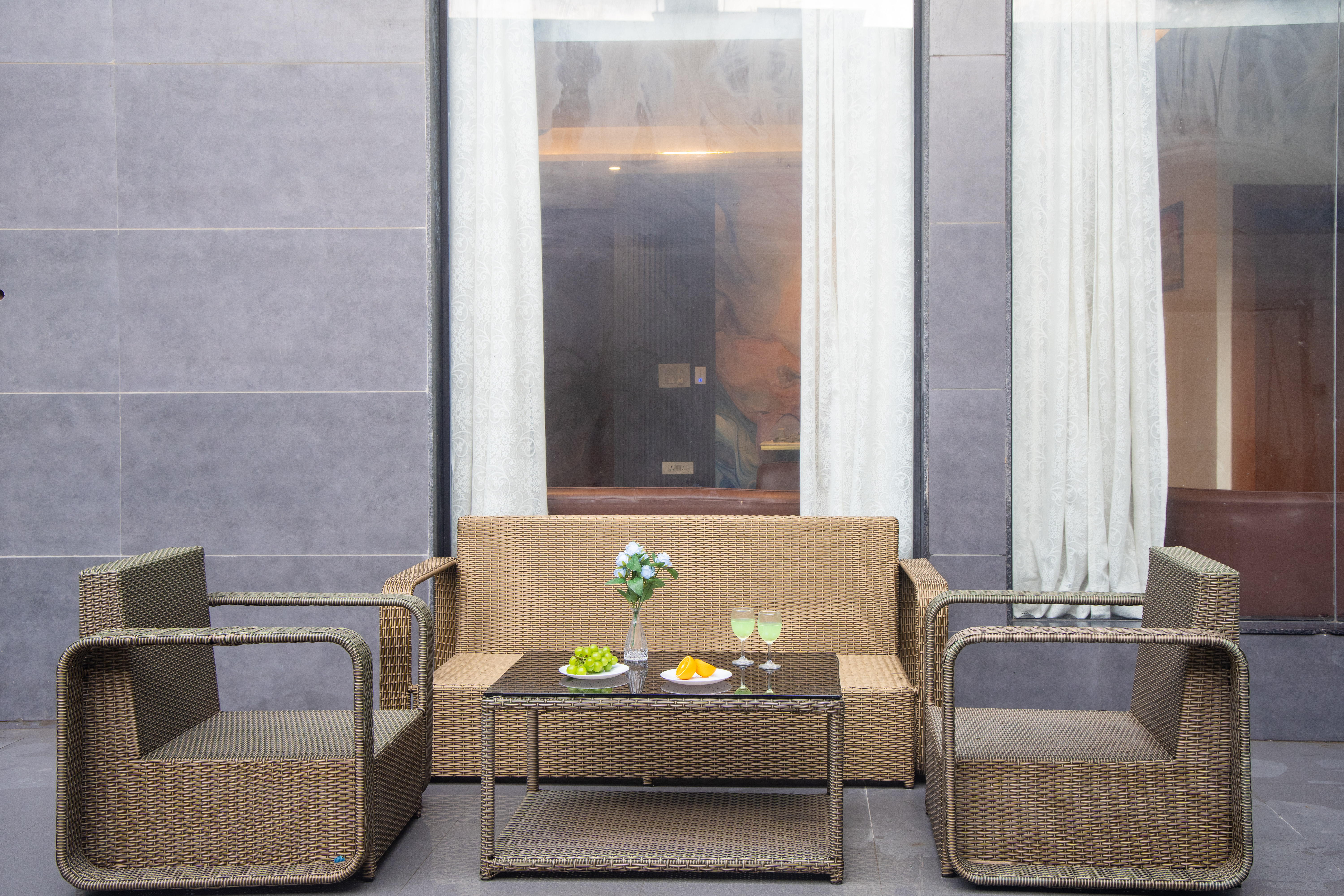 Pet- friendly modern house Inspired 3-BHK with Bar with lounge, Bathtub, Private Pool, Swimming pool, Terrace & Garden — photo 29