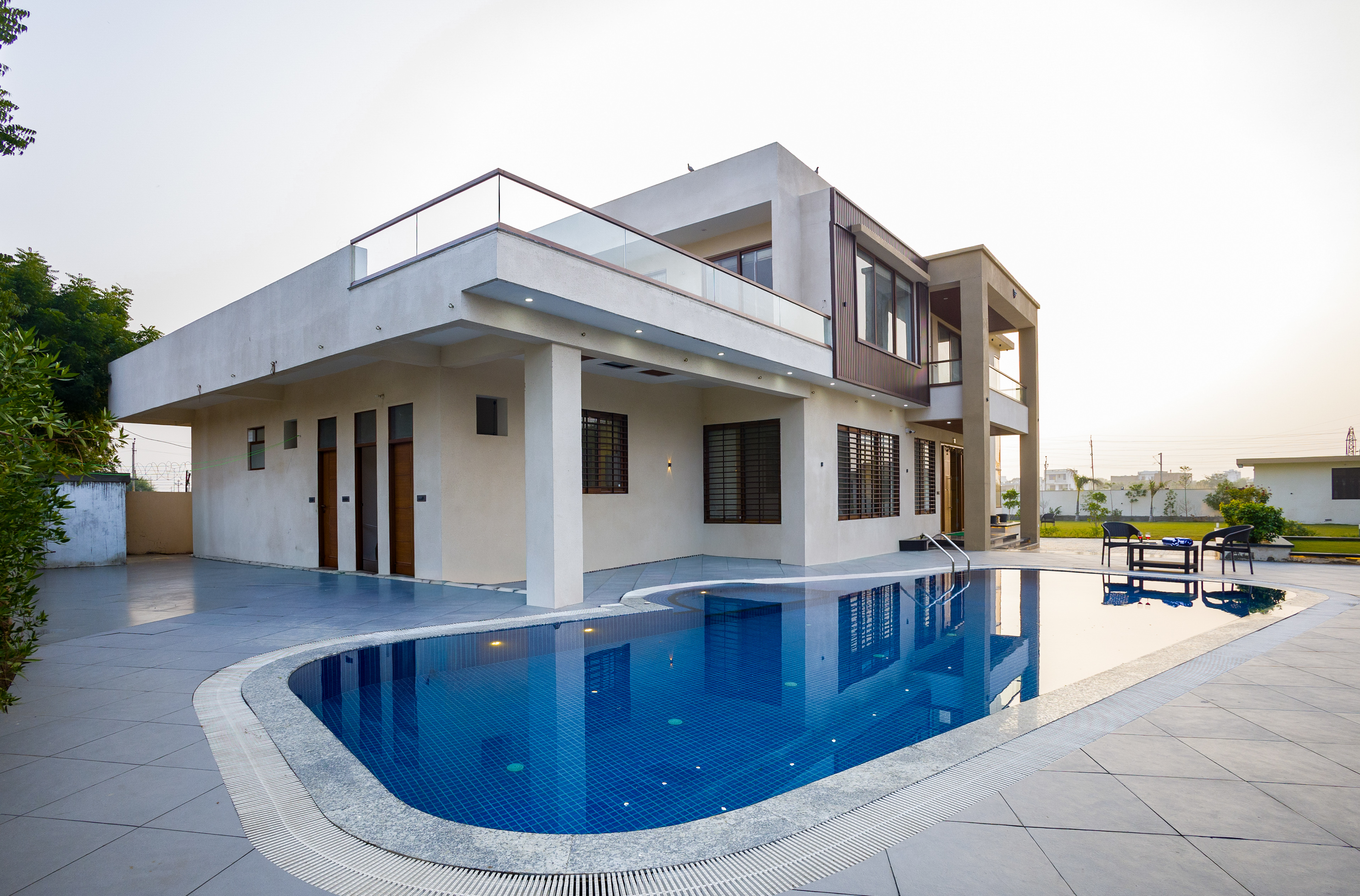 Swimming pool