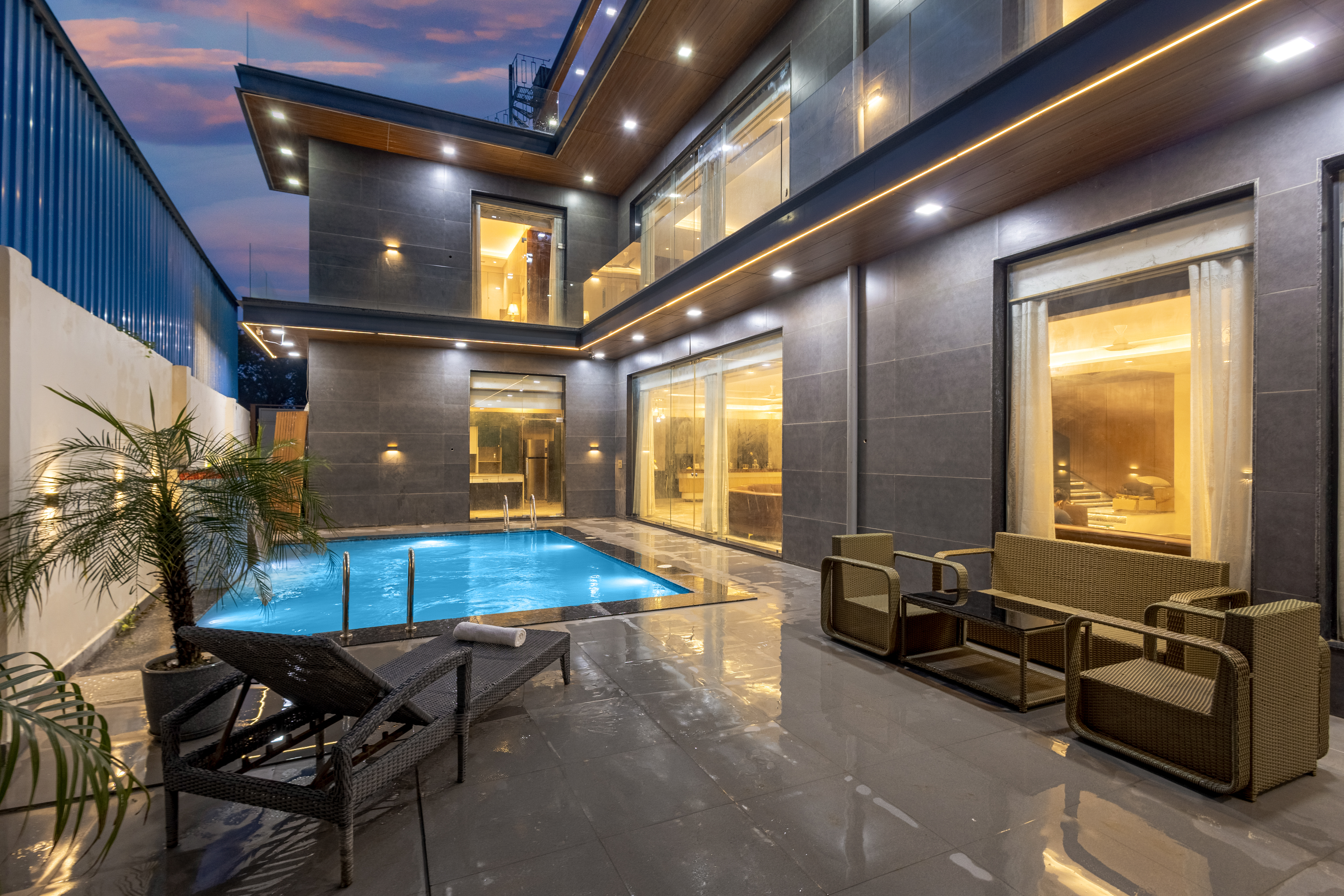 Pet- friendly modern house Inspired 3-BHK with Bar with lounge, Bathtub, Private Pool, Swimming pool, Terrace & Garden — photo 6
