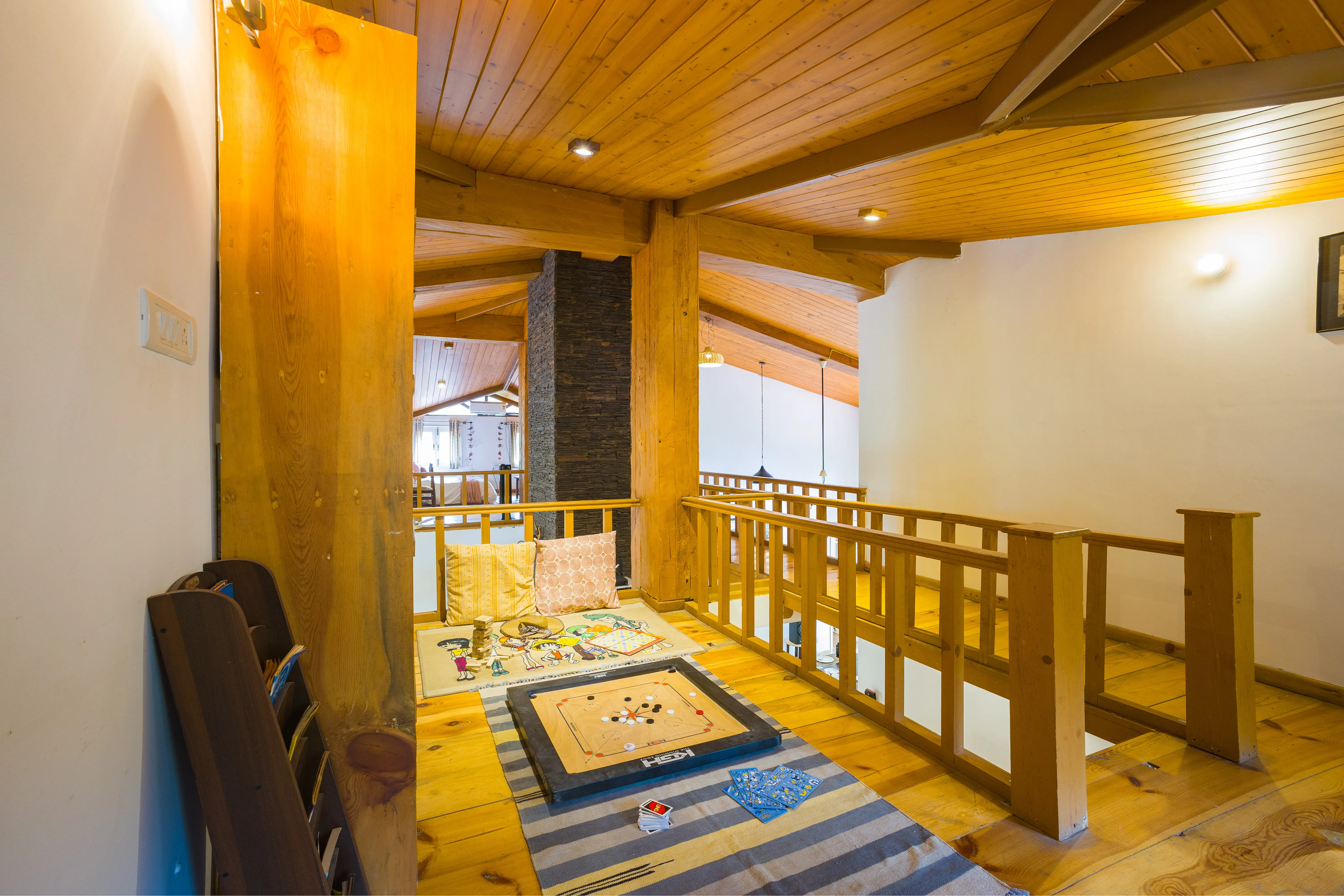 Entertainment Lounge