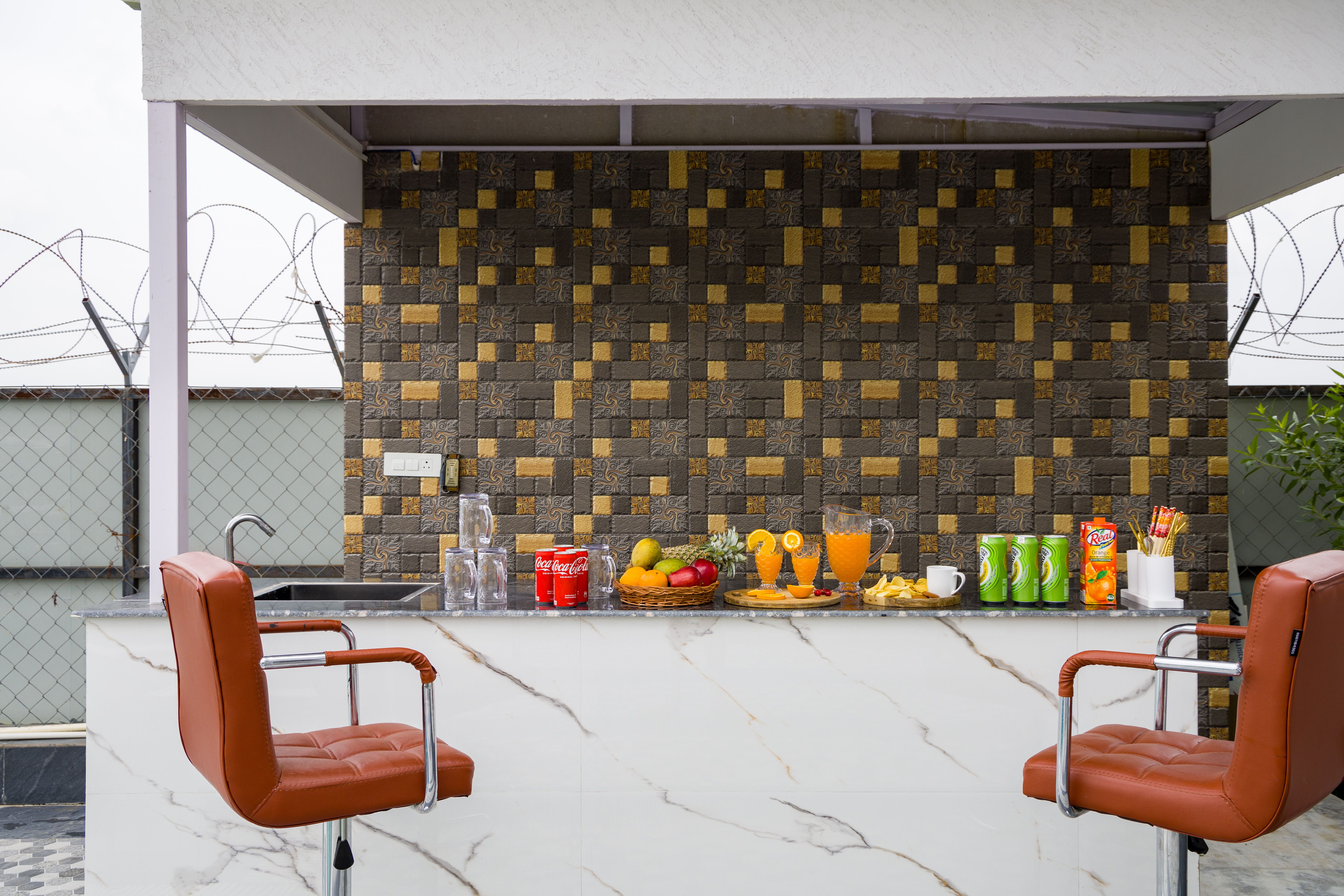 Outdoor bar
