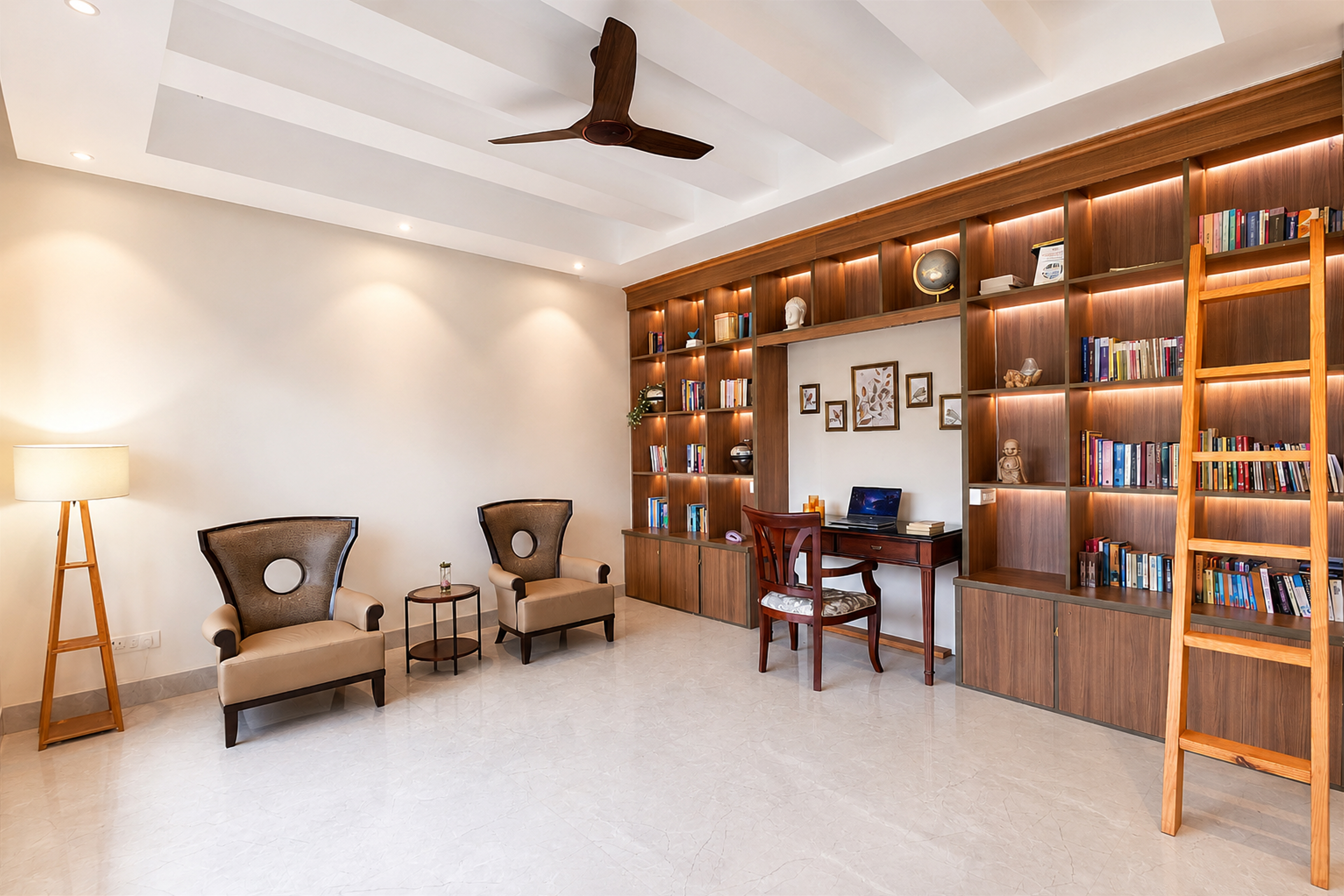 Reading Lounge / Library