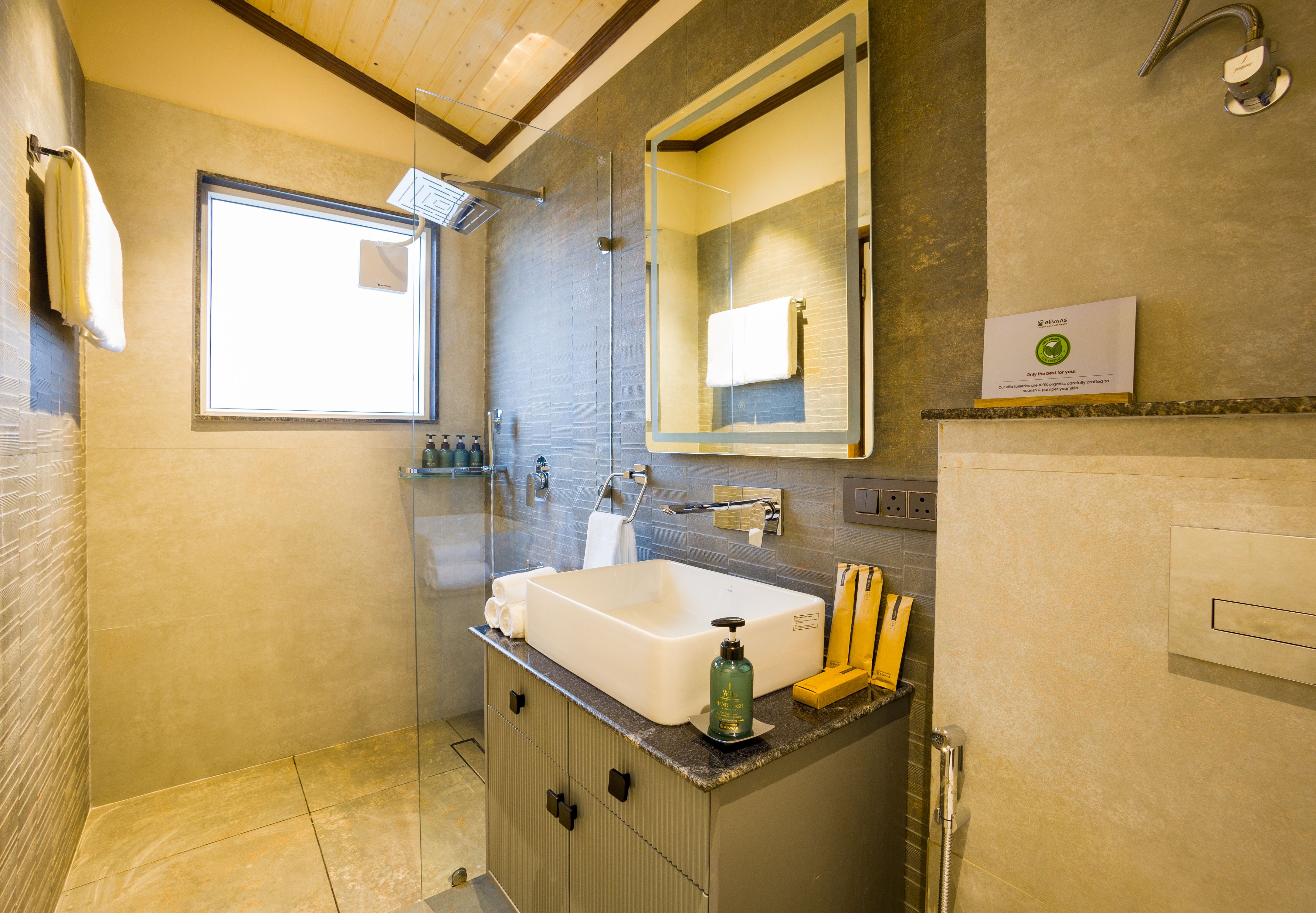 Esh Cottages Moss | Hilltop 2-BHK Retreat with Open-air Jacuzzi, Shared Garden, Pool & Cosy Lounge