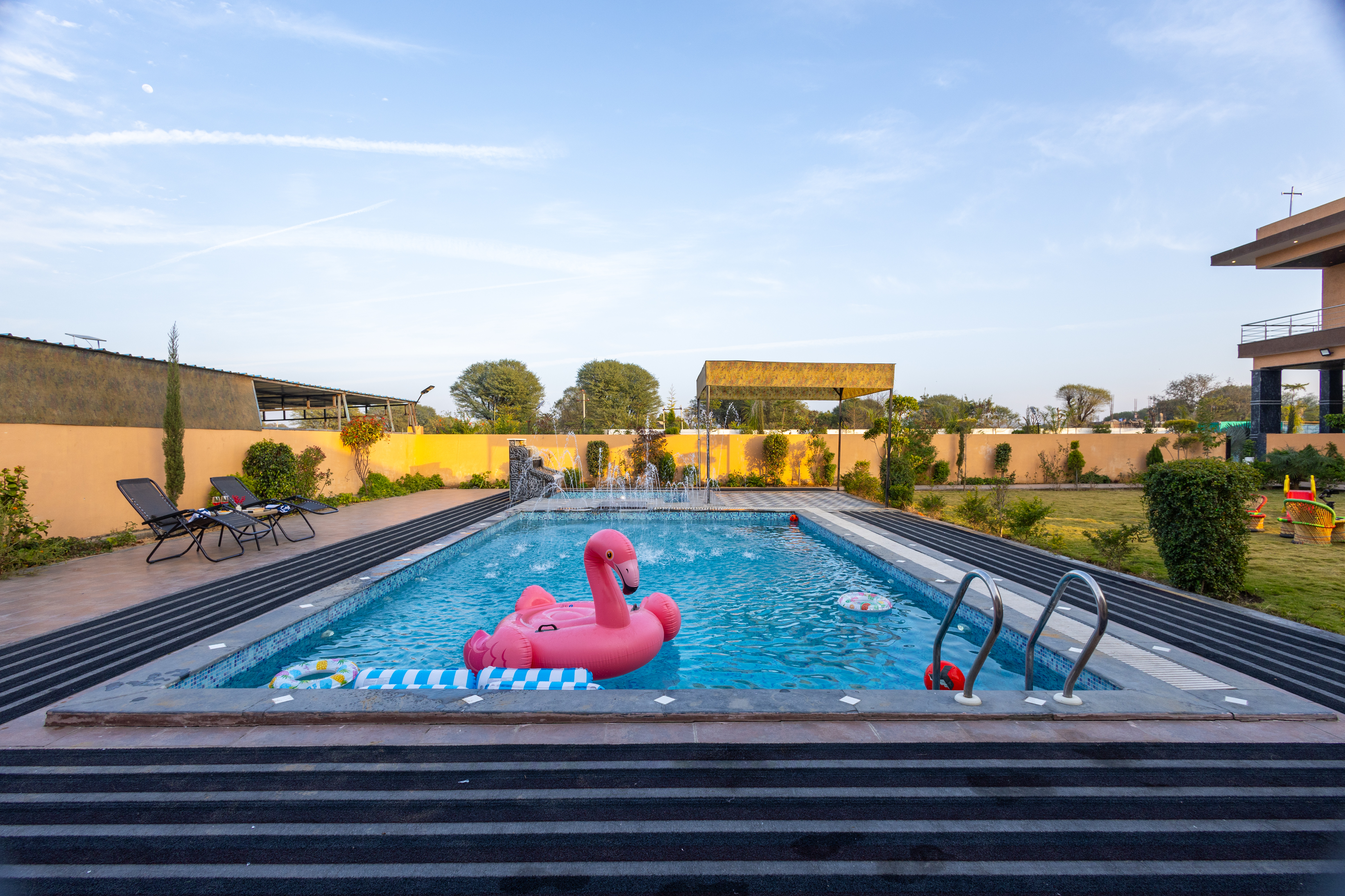 Swimming pool