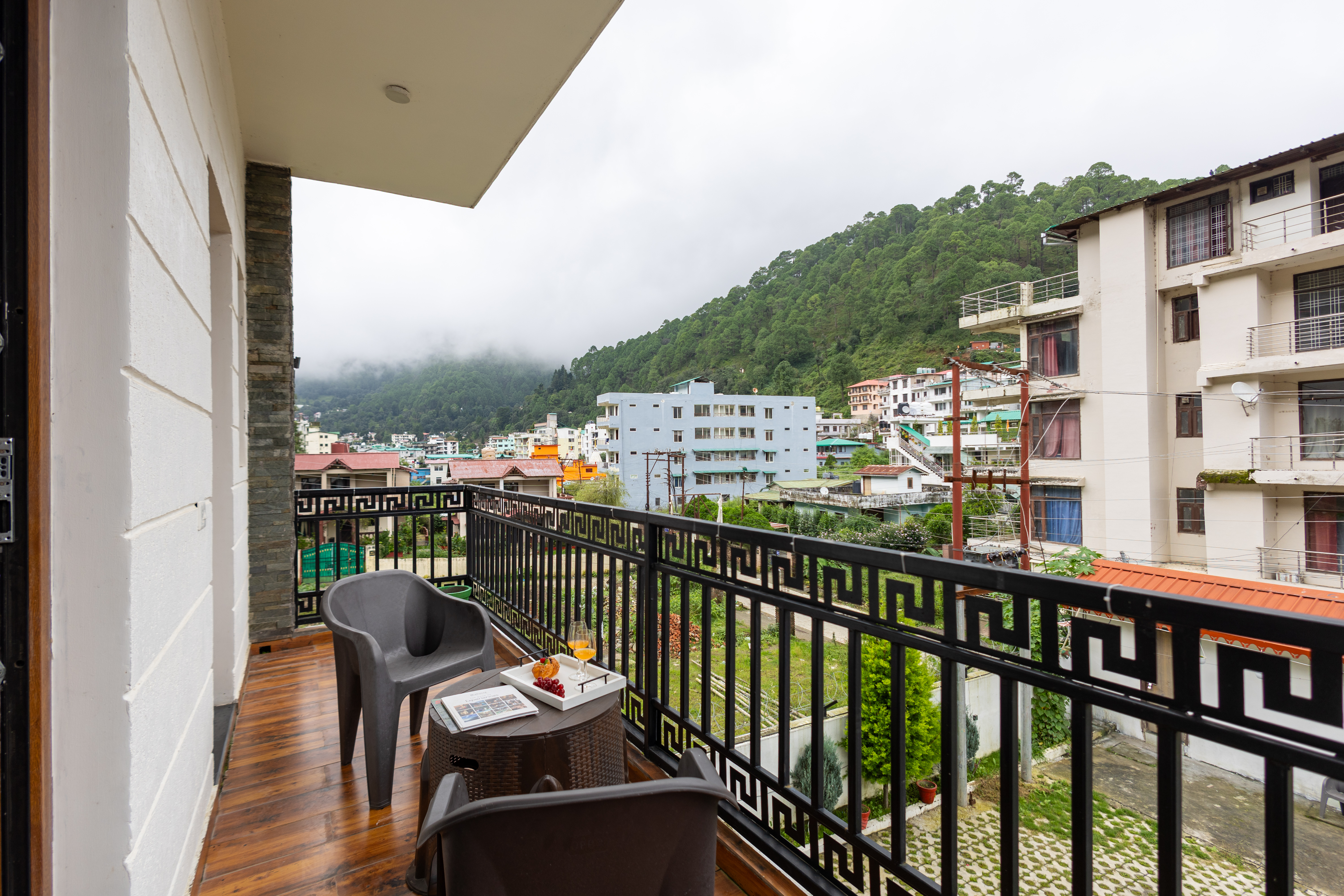 2 BHK Valley View Apartment With Balcony, Terrace & Garden - Bhowali — photo 17