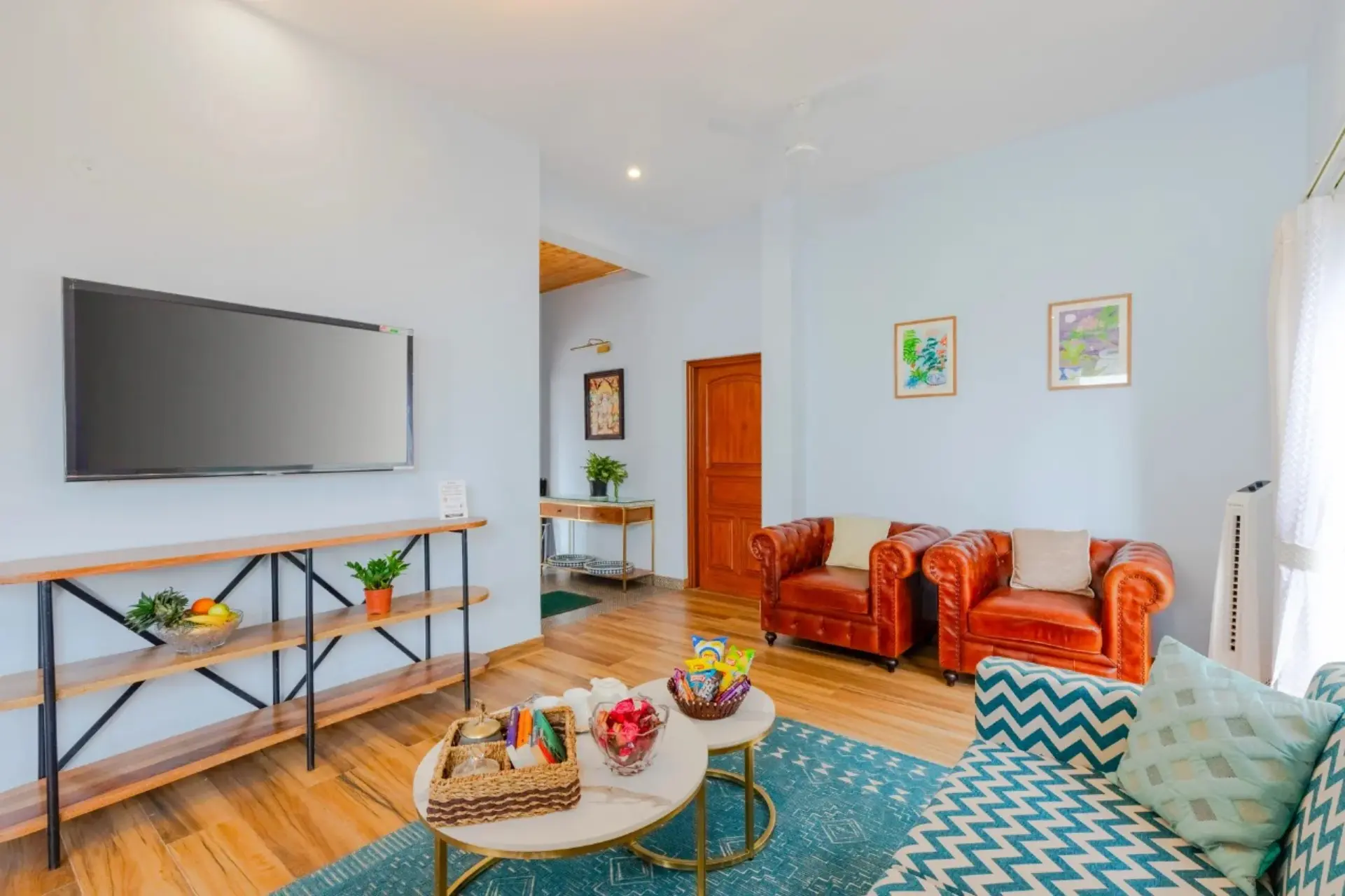 Pinehill Manor Villa, Kasauli - Living Room 2