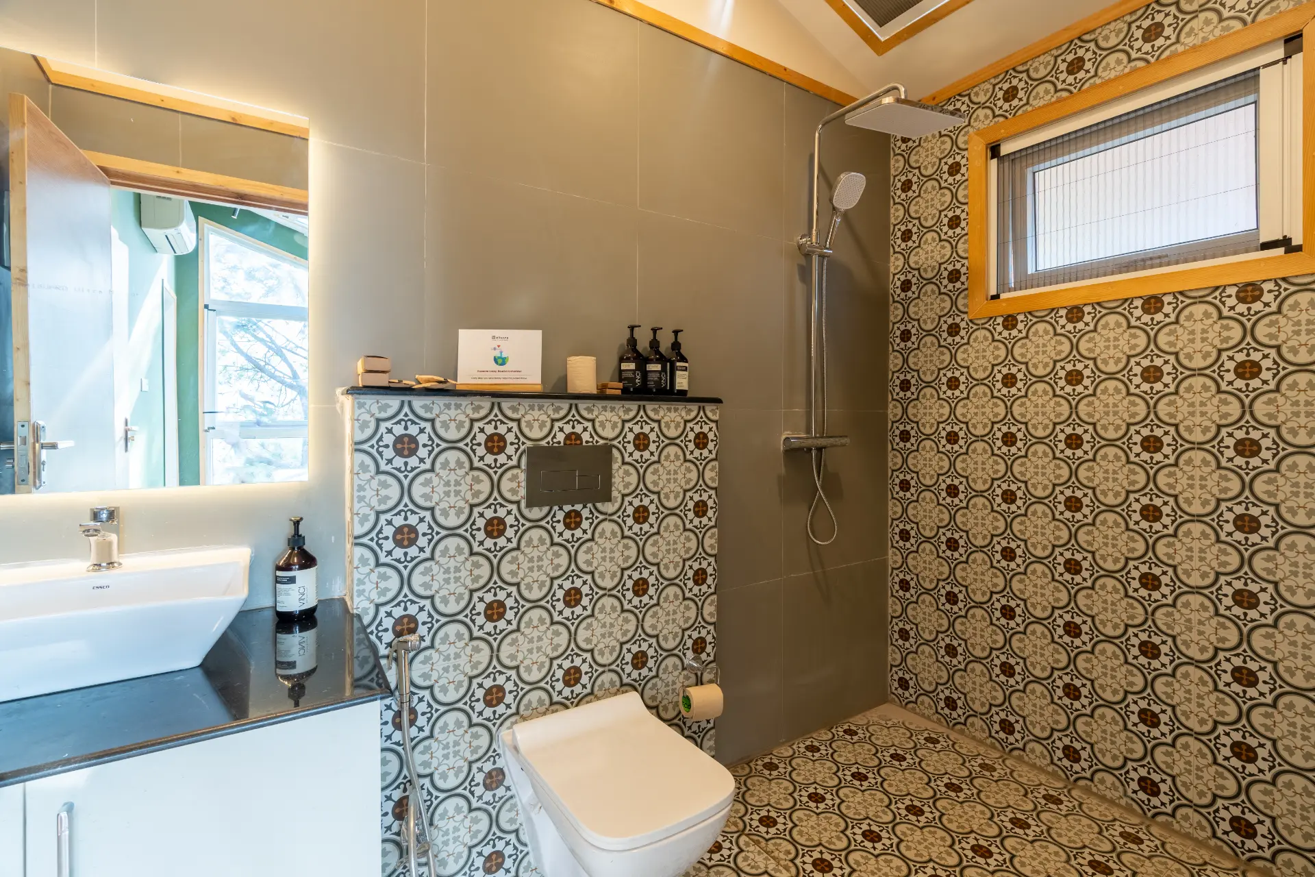 Sirmour Baag Merlot, Kasauli - Bathroom