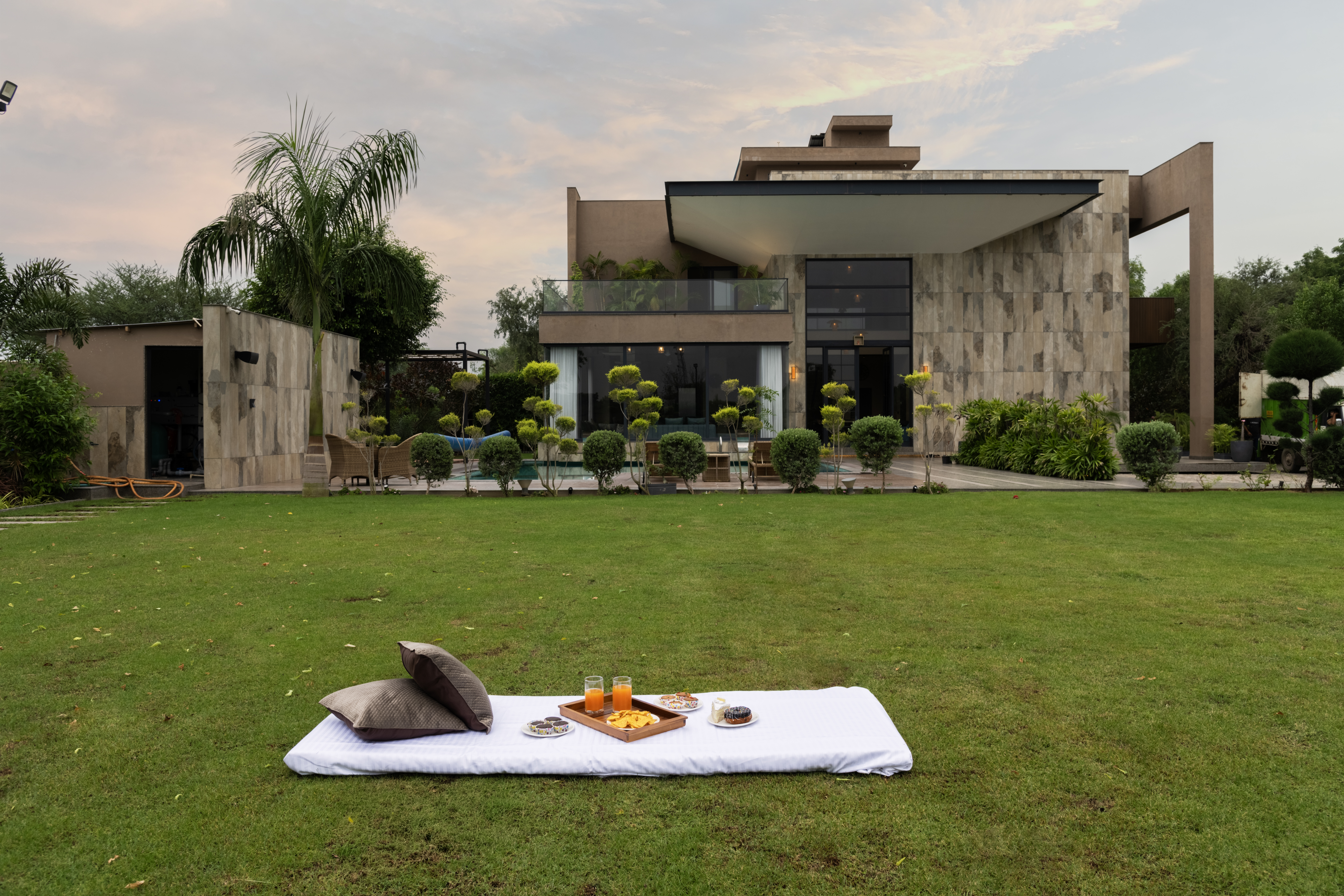 5-BHK Villa with Private Swimming Pool, Sun Deck, Landscaped Garden, Games Room & Alfresco Dining — photo 38