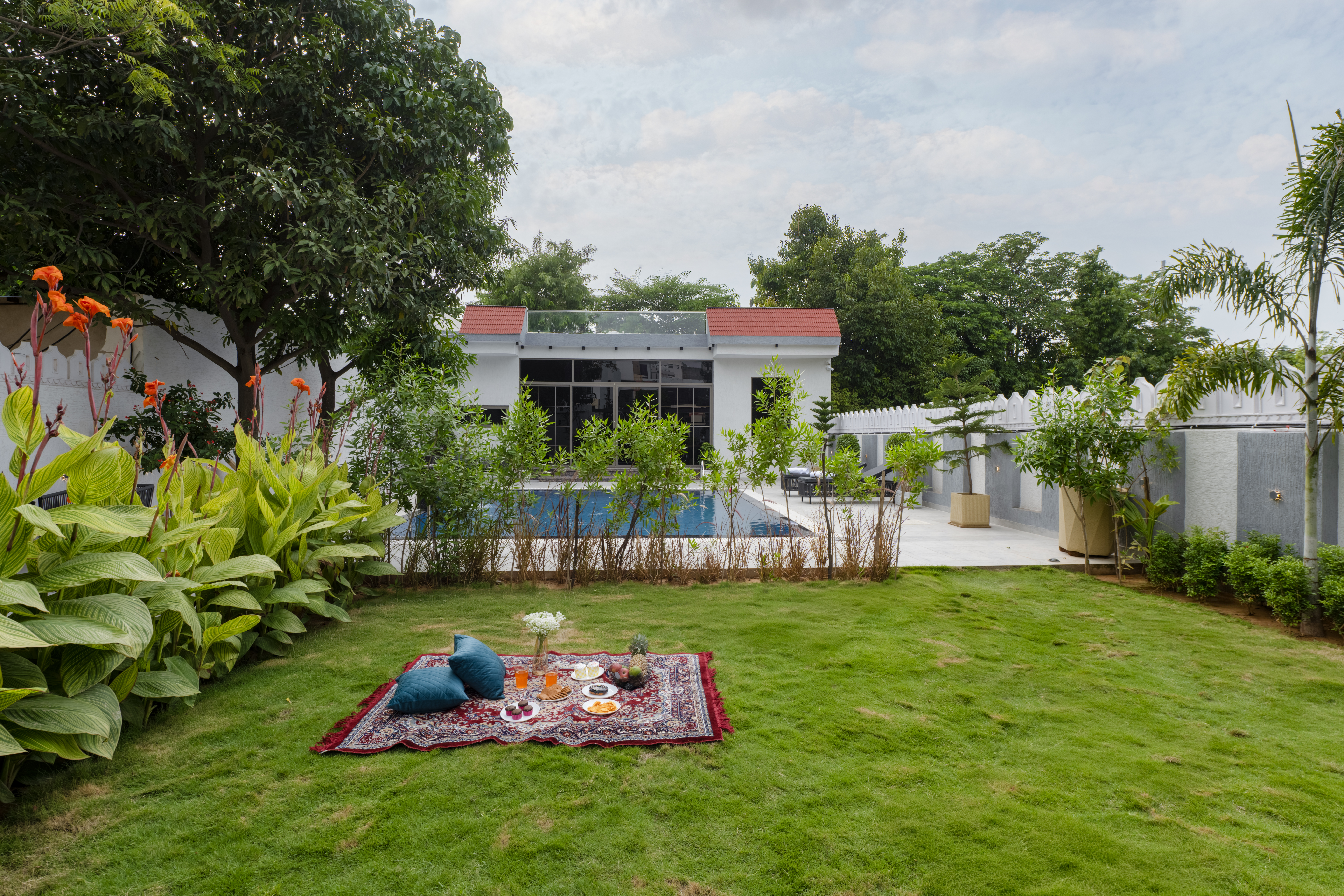 3 BHK Villa With Private Pool, Sprawling Lawn, Poolside Deck & Outdoor Movie Screen — photo 23