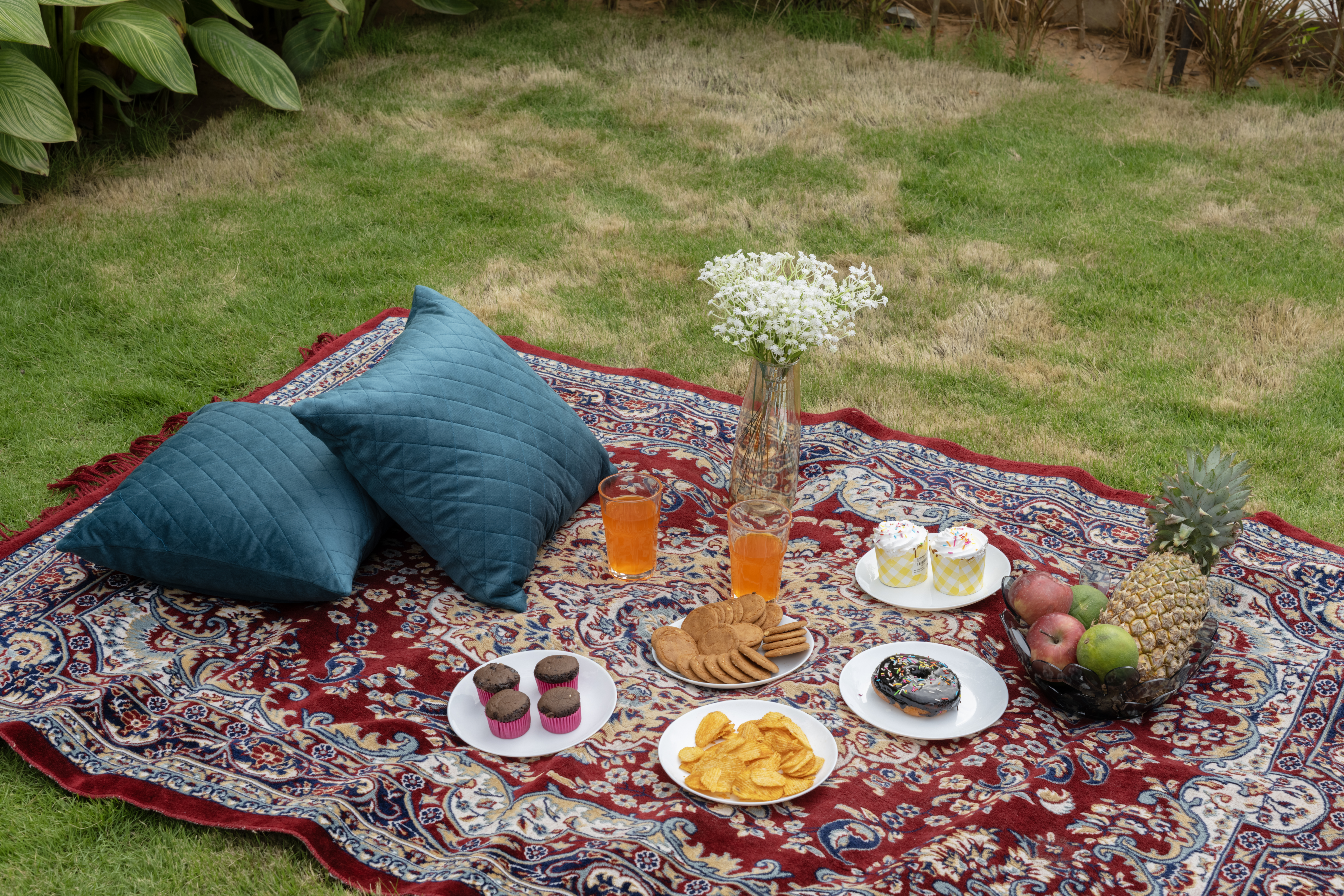 3 BHK Villa With Private Pool, Sprawling Lawn, Poolside Deck & Outdoor Movie Screen — photo 7