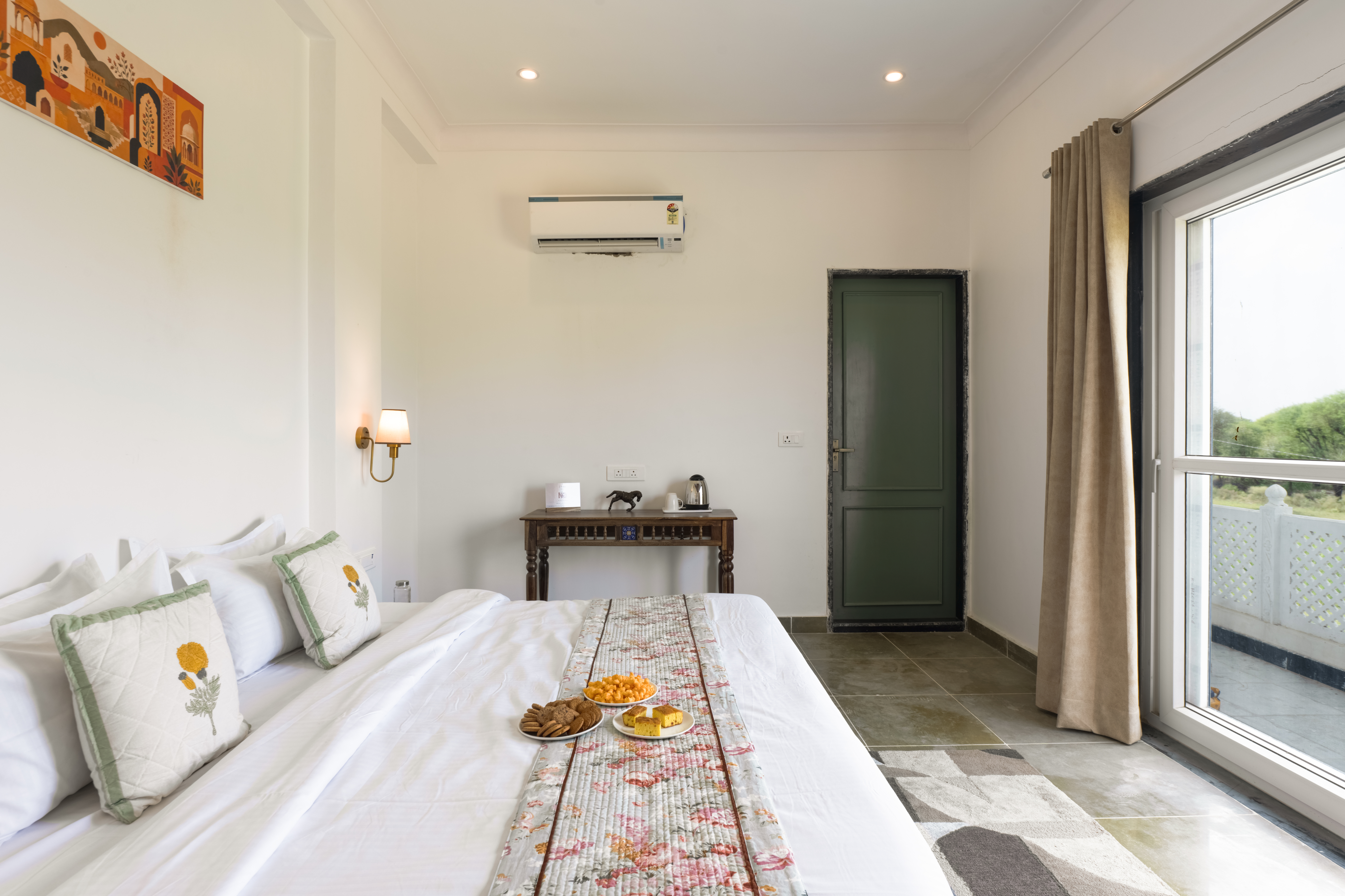 Heritage-Style 6-BHK Retreat With Private Swimming Pool, Gazebo & Landscaped Garden — photo 16