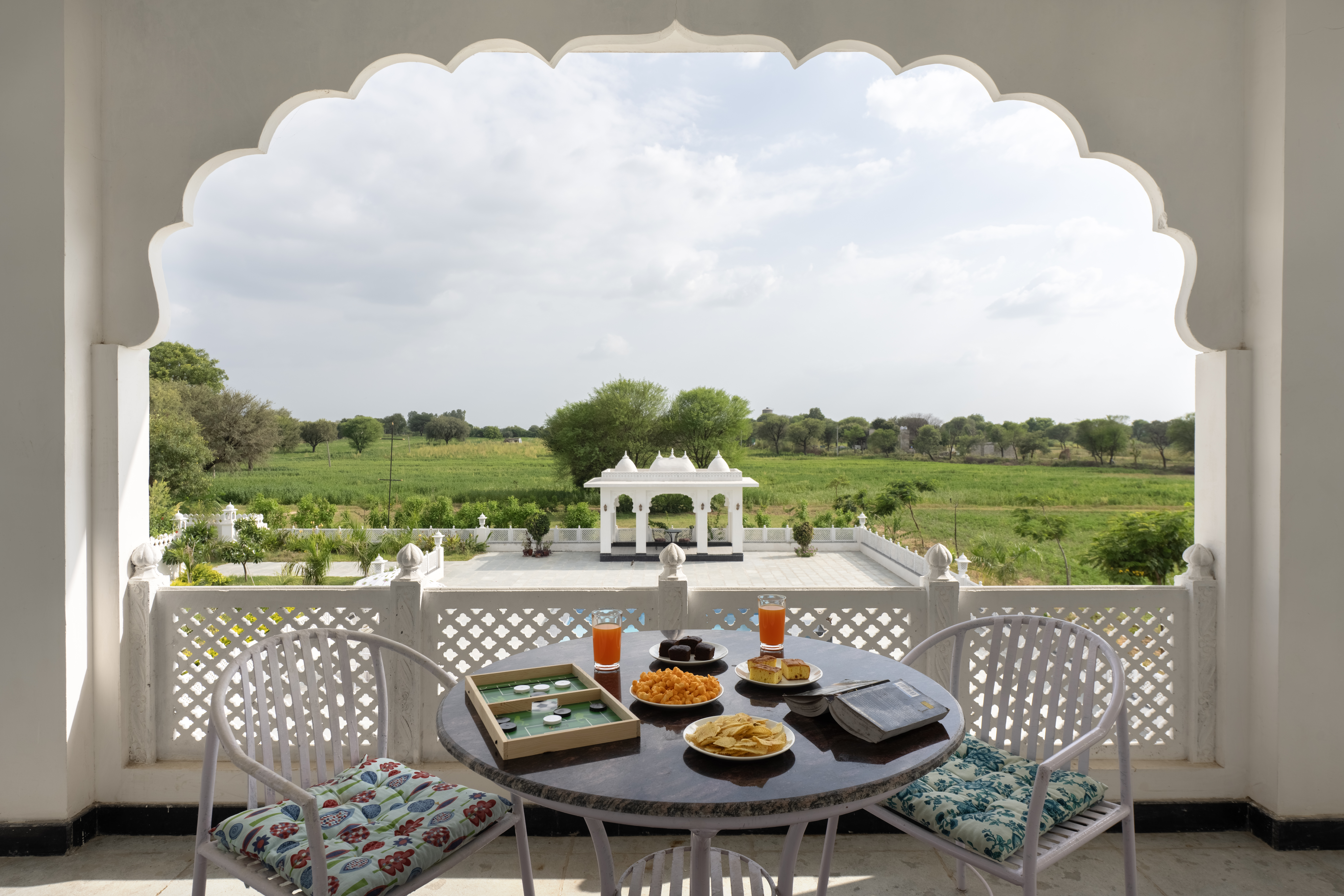 Heritage-Style 6-BHK Retreat With Private Swimming Pool, Gazebo & Landscaped Garden — photo 5