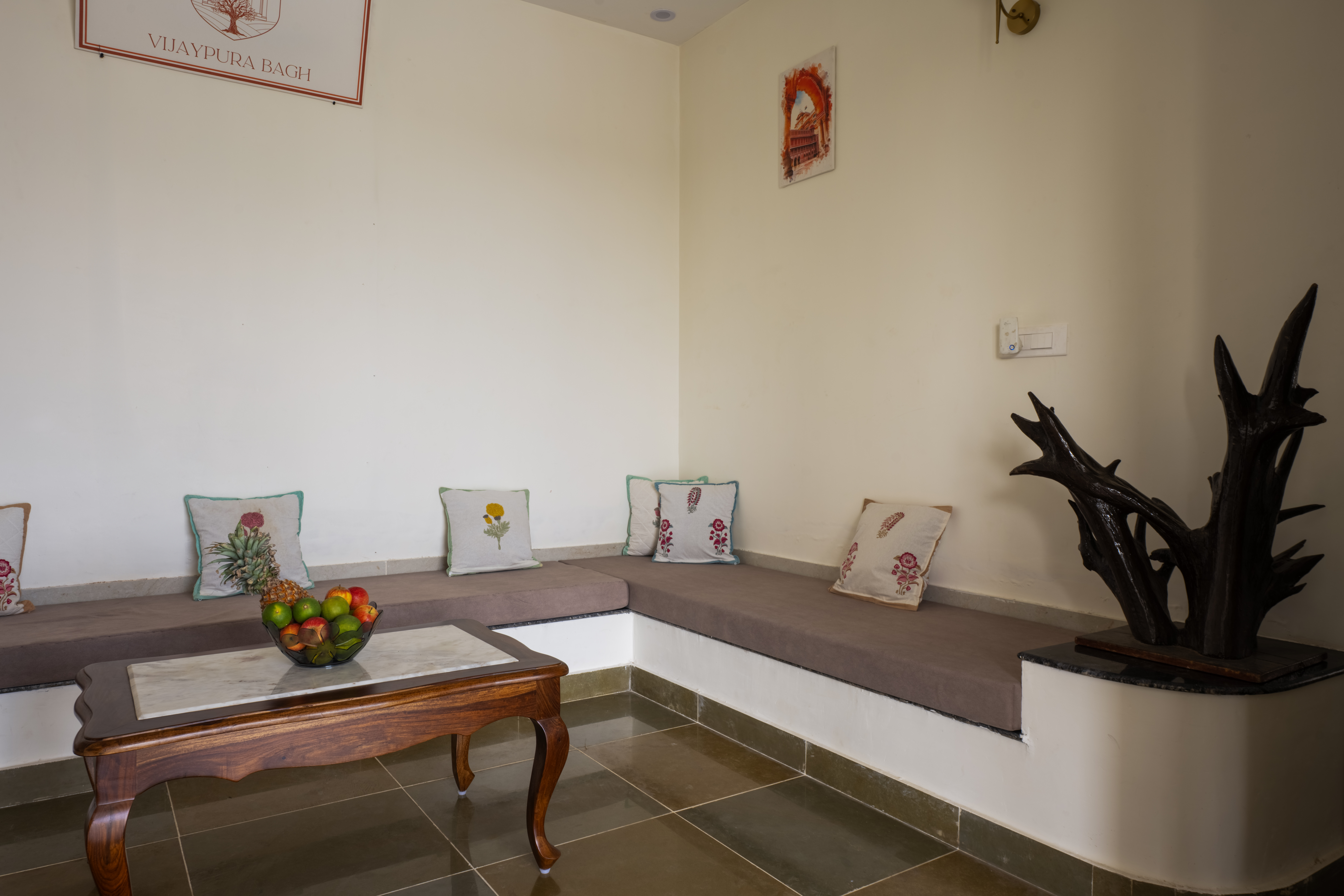 Heritage-Style 6-BHK Retreat With Private Swimming Pool, Gazebo & Landscaped Garden — photo 18