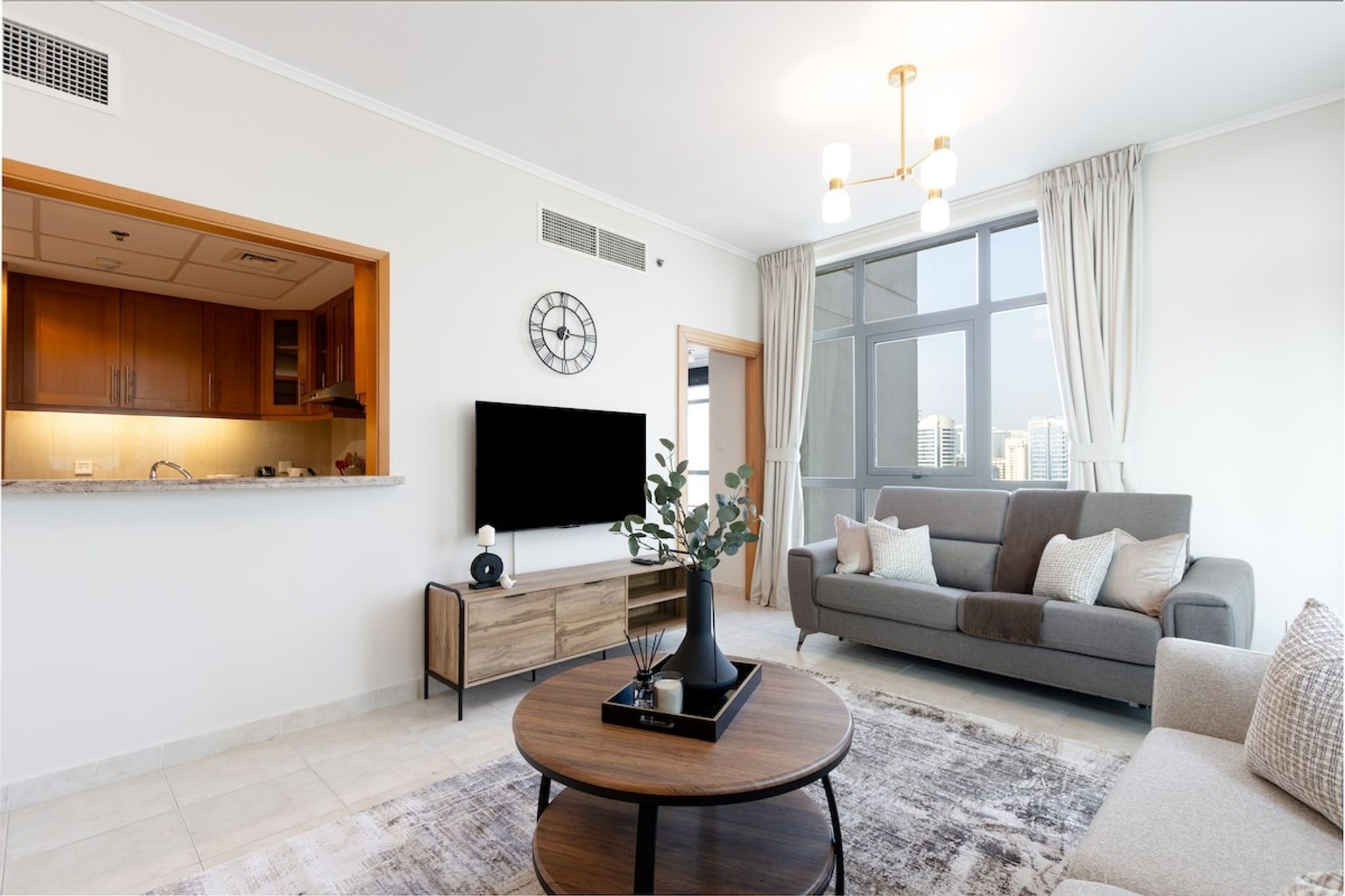Stylish 1BR Retreat with Pool & Stunning City View — photo 19