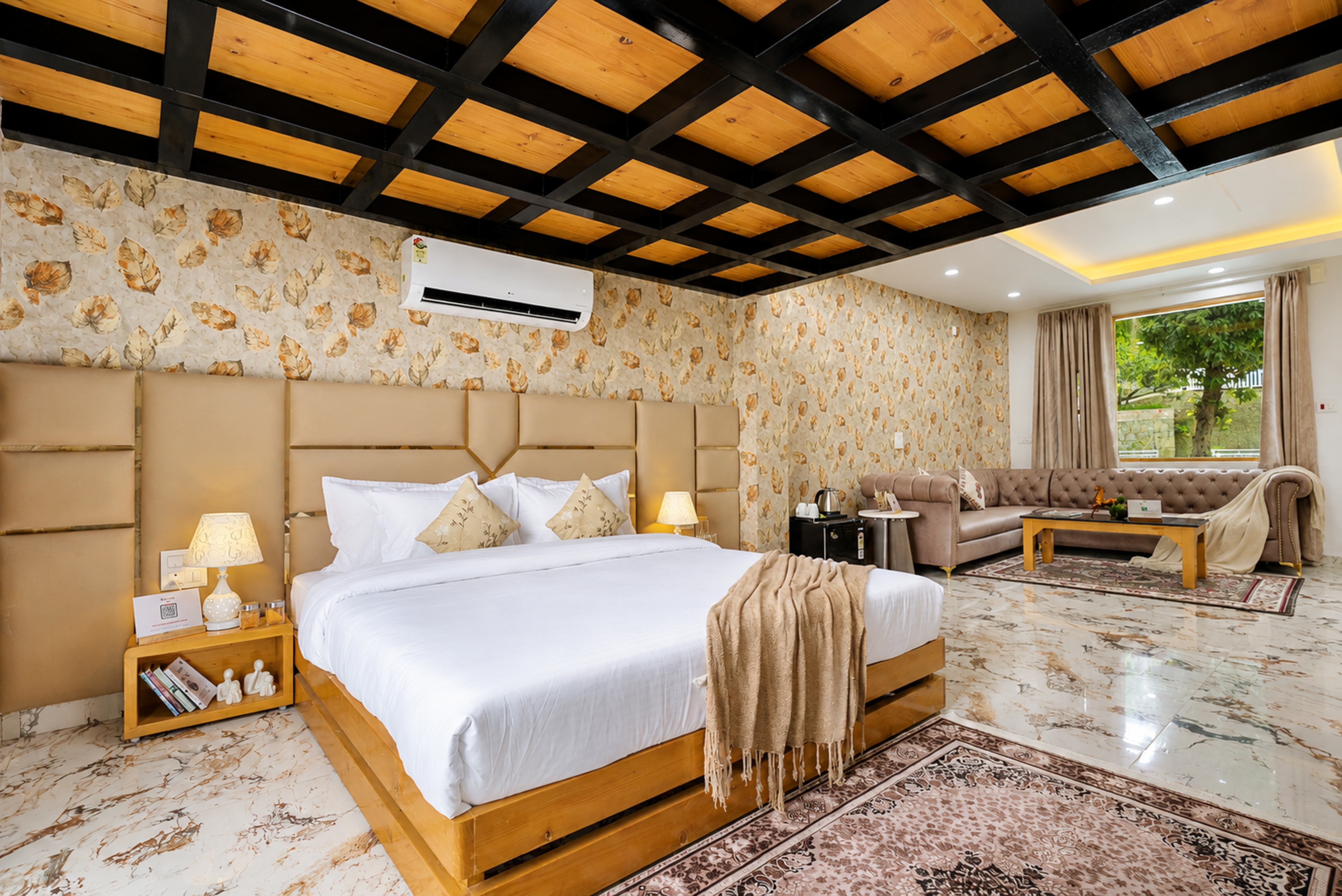 Pet-Friendly 2 BHK Apartment with Attic, Valley Views & Pool Table — photo 16