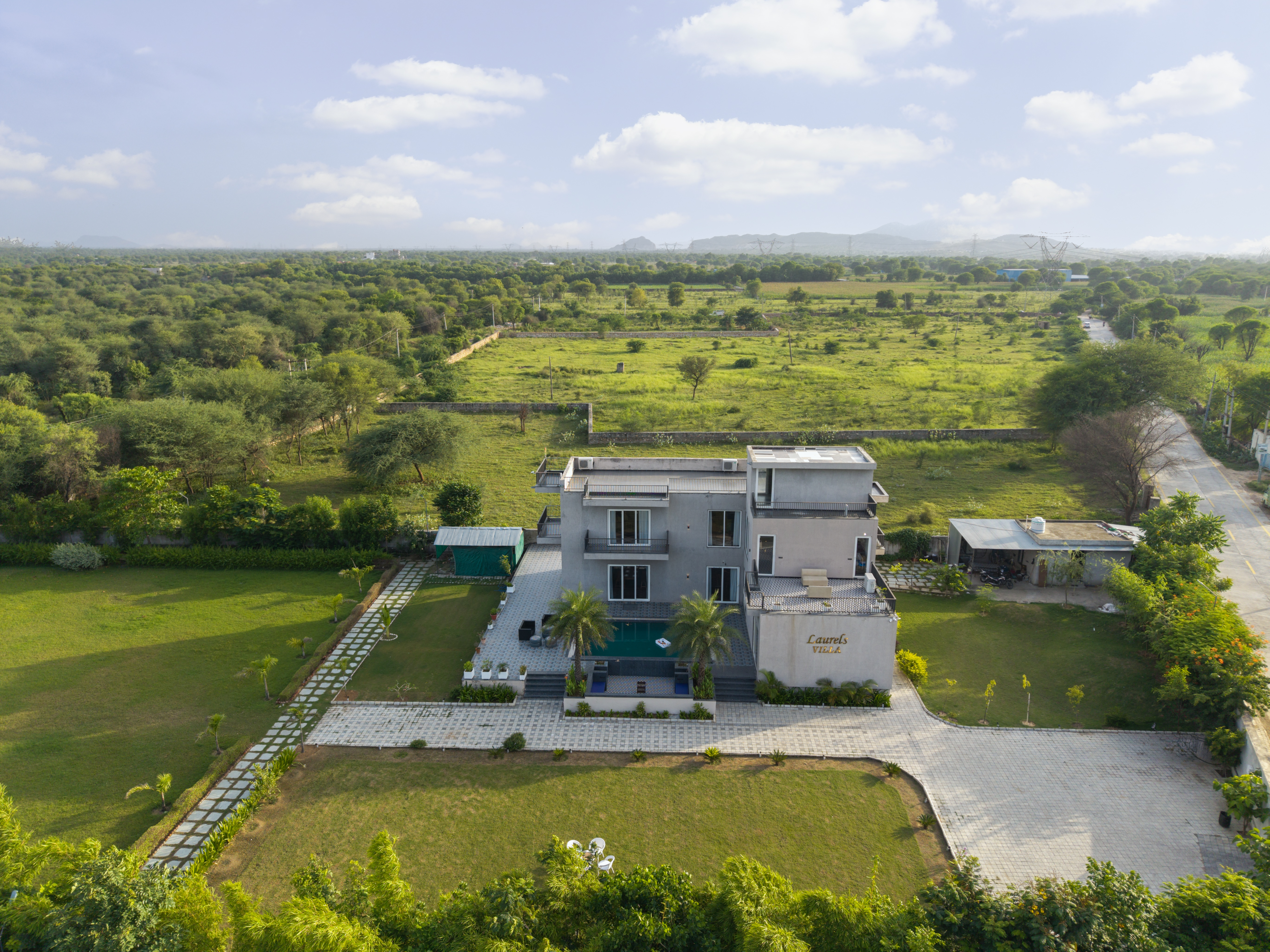 3 BHK Villa With Private Pool, Bonfire Deck, Party Hall & Landscaped Garden — photo 32