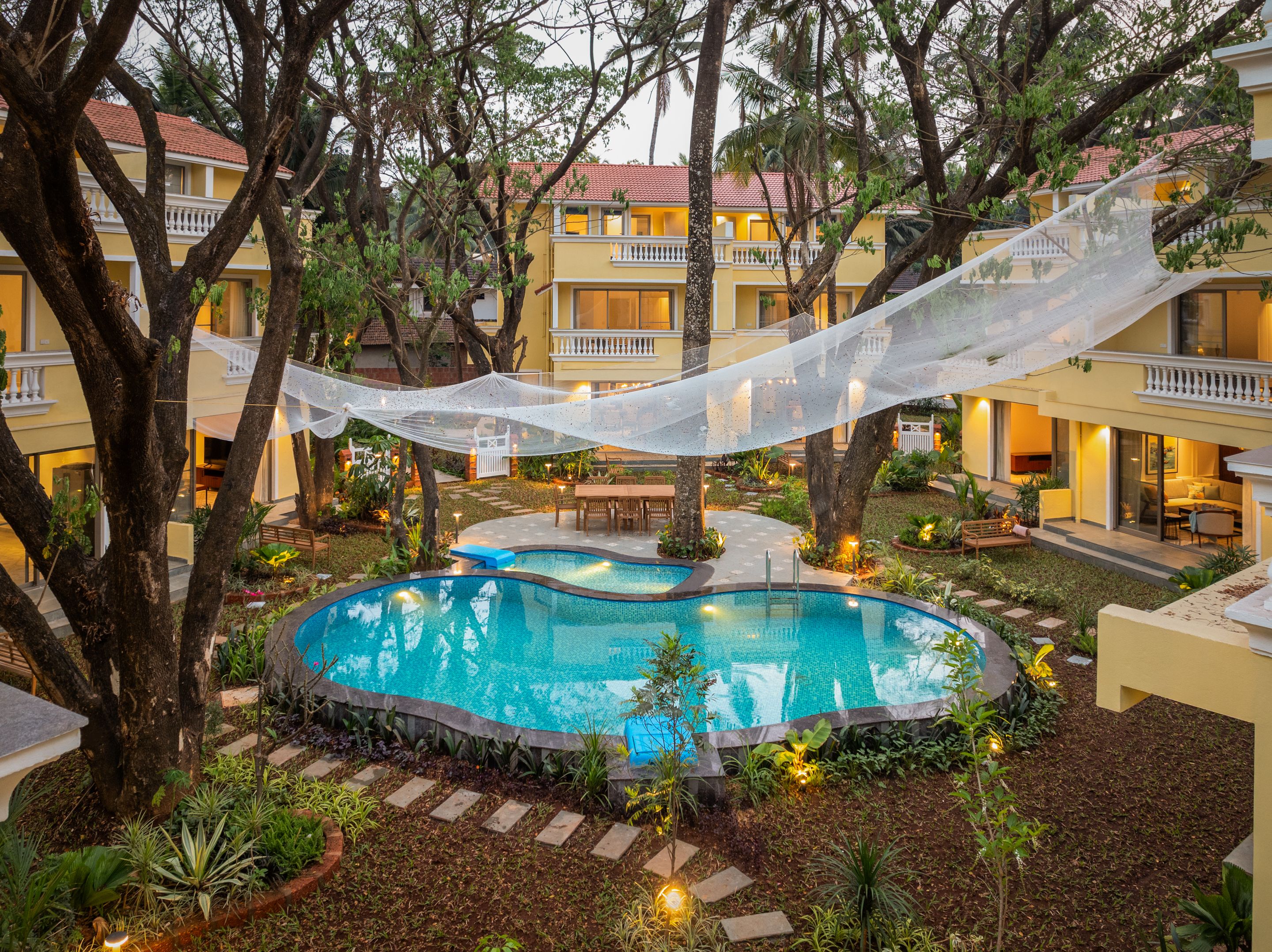 Common swimming pool