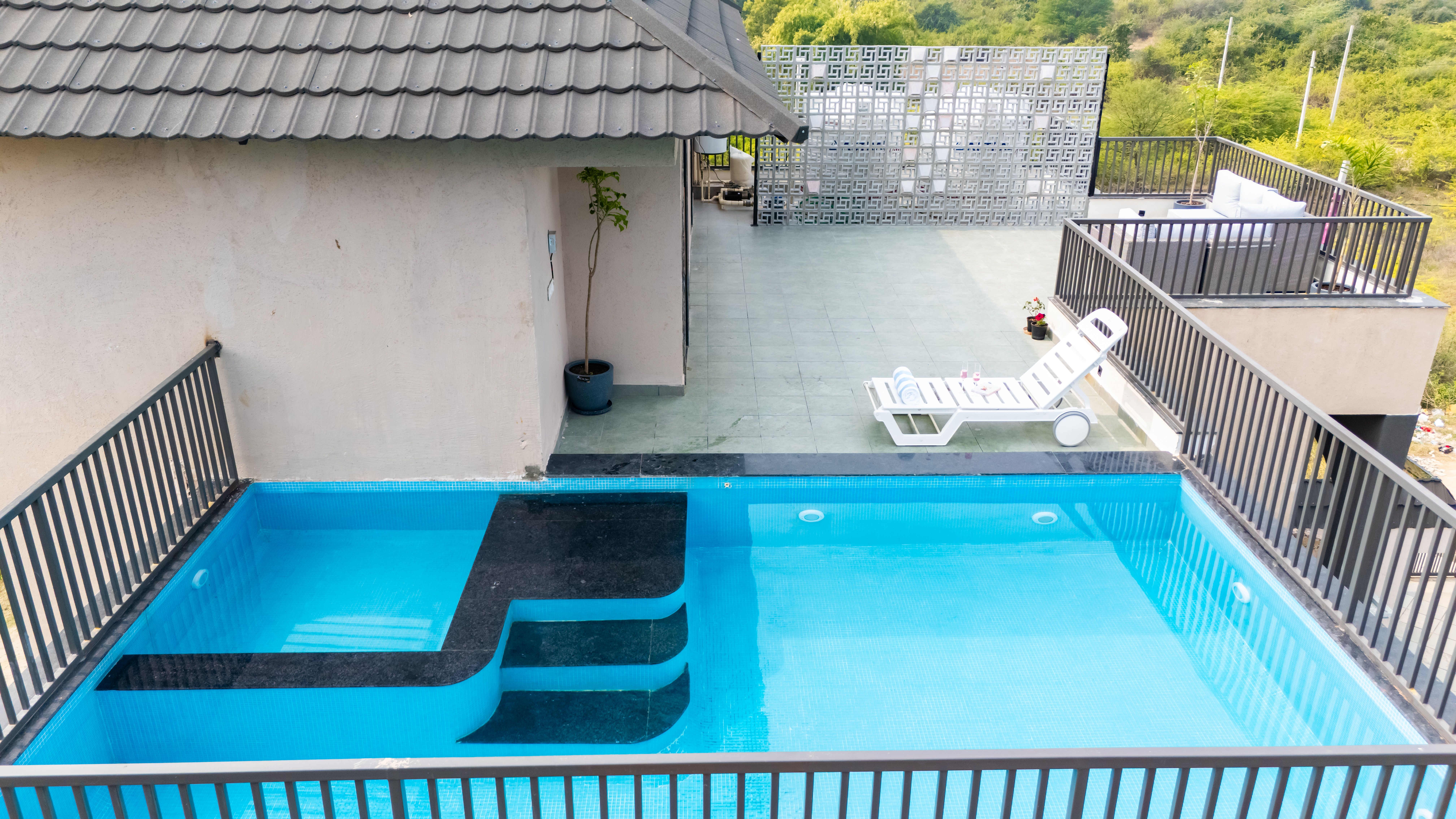Rooftop pool