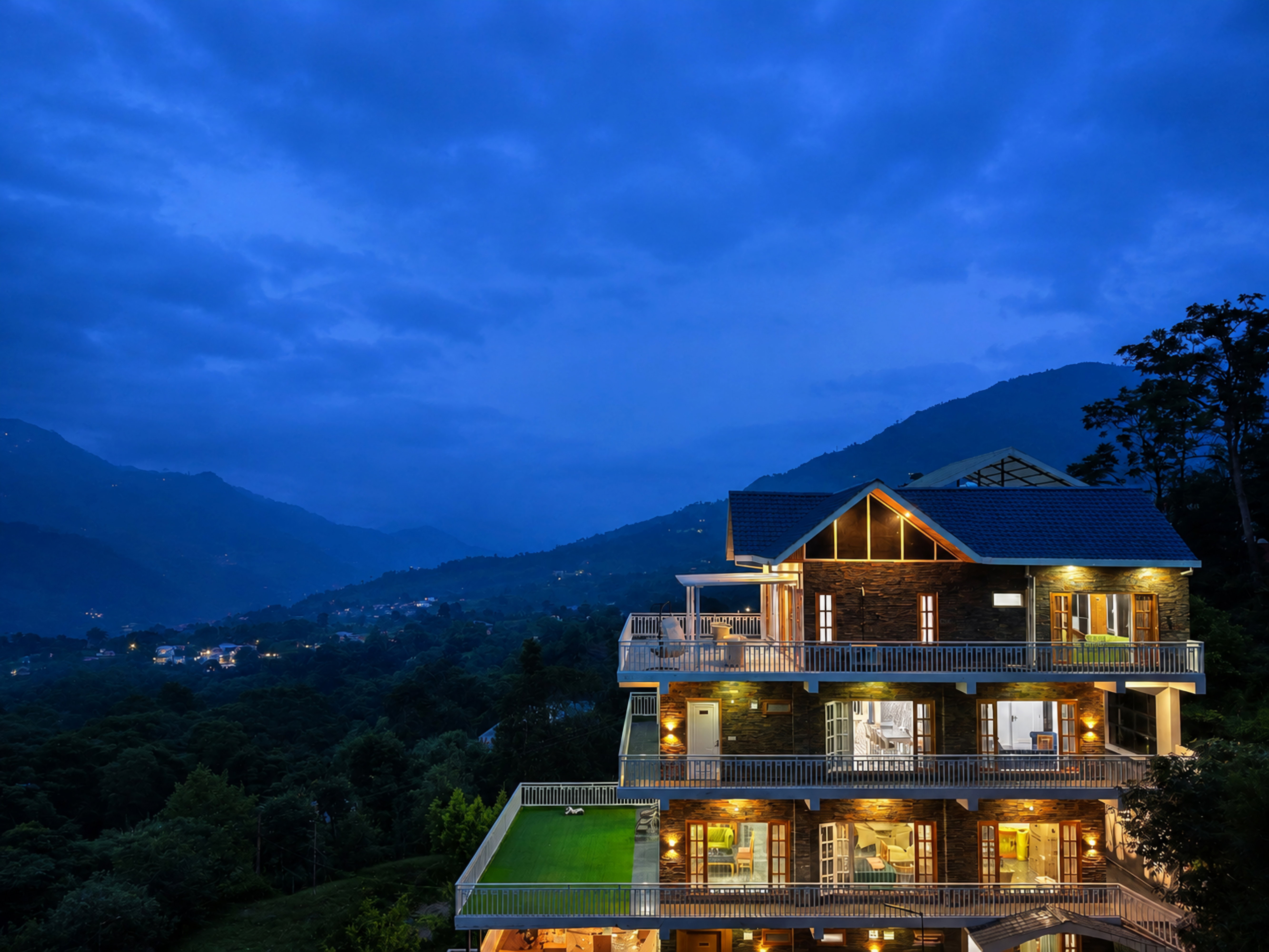 Luxury Pet-Friendly Room with Private Balcony, Hill Views, Shared Pool Table & Restaurant — photo 25