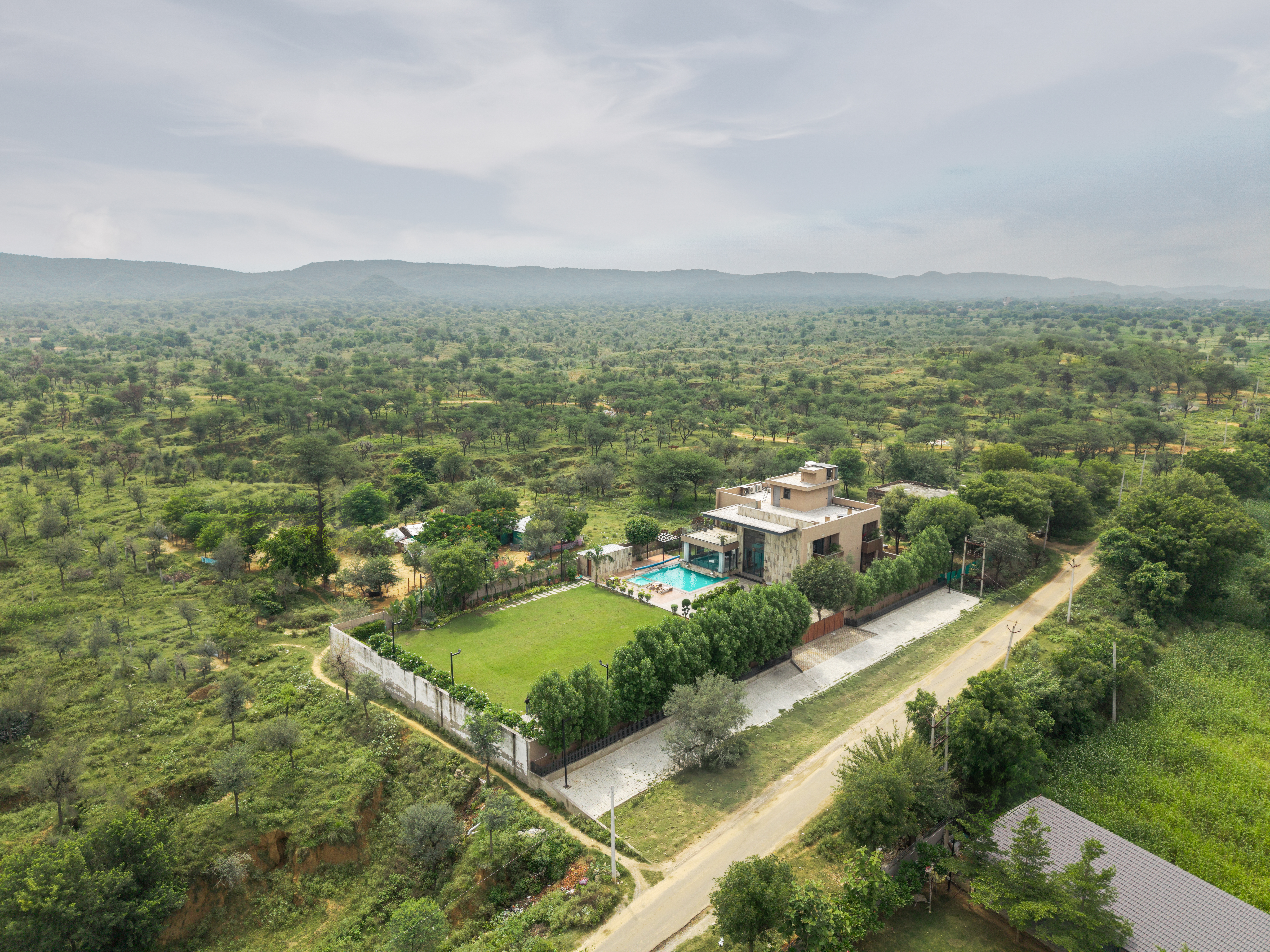 5-BHK Villa with Private Swimming Pool, Sun Deck, Landscaped Garden, Games Room & Alfresco Dining — photo 41