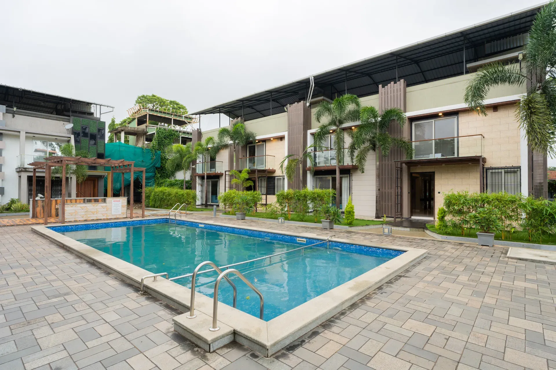 Swimming pool