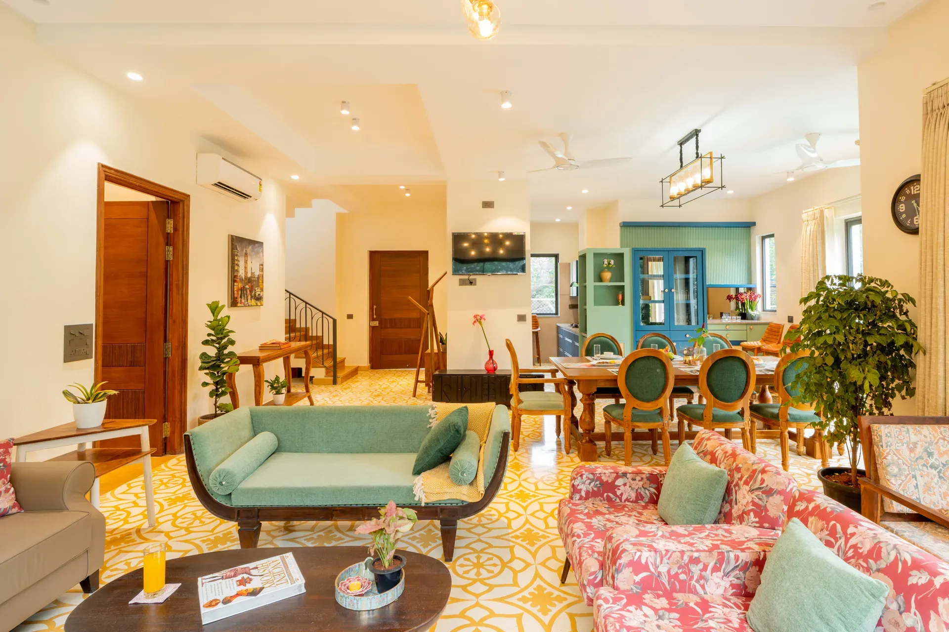 Laguna Aura | 4-BHK | Pvt Pool & Garden | Bar
